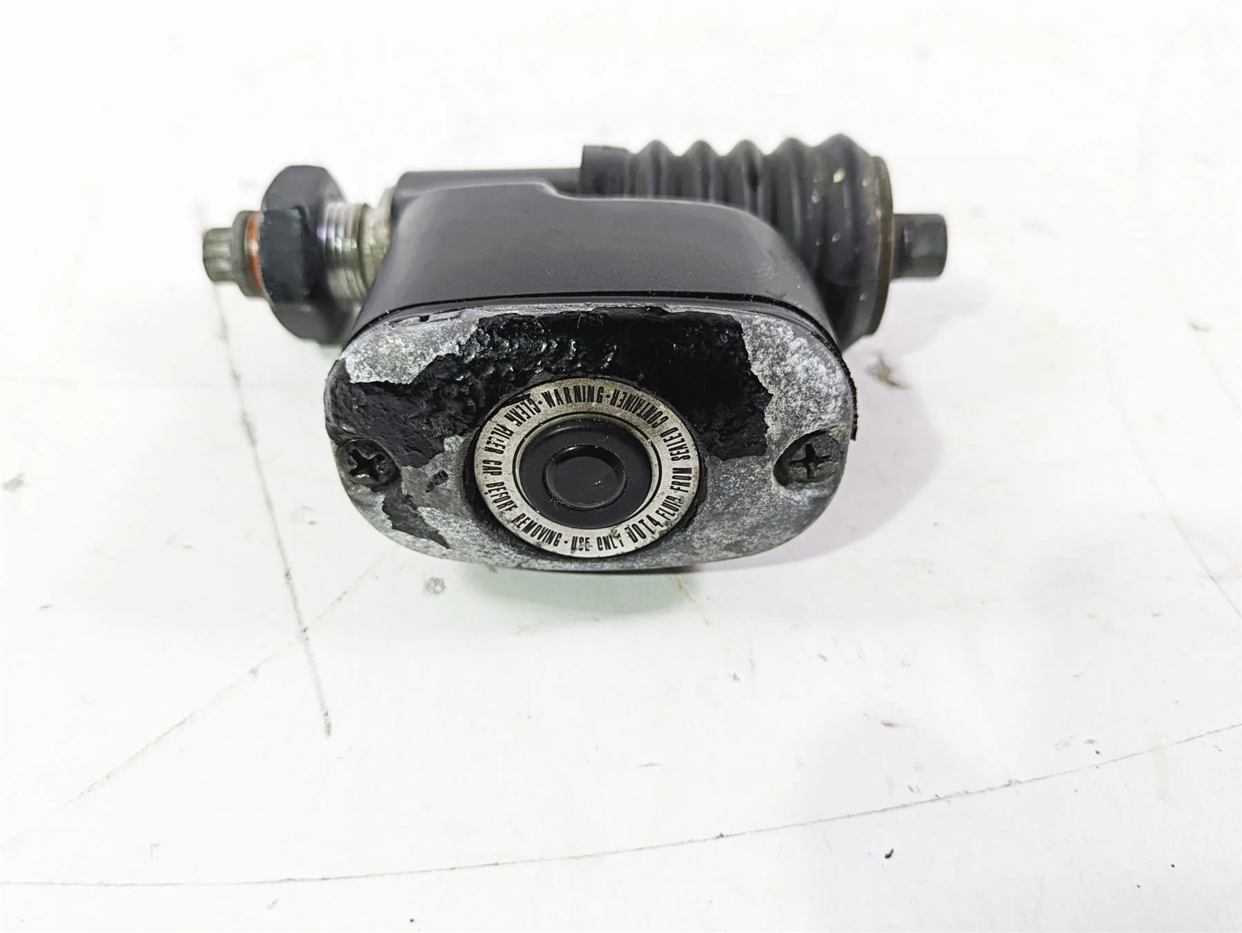 2007 Harley FXDWG Dyna Wide Glide Rear Brake Master Cylinder  42474-06C - Image 8