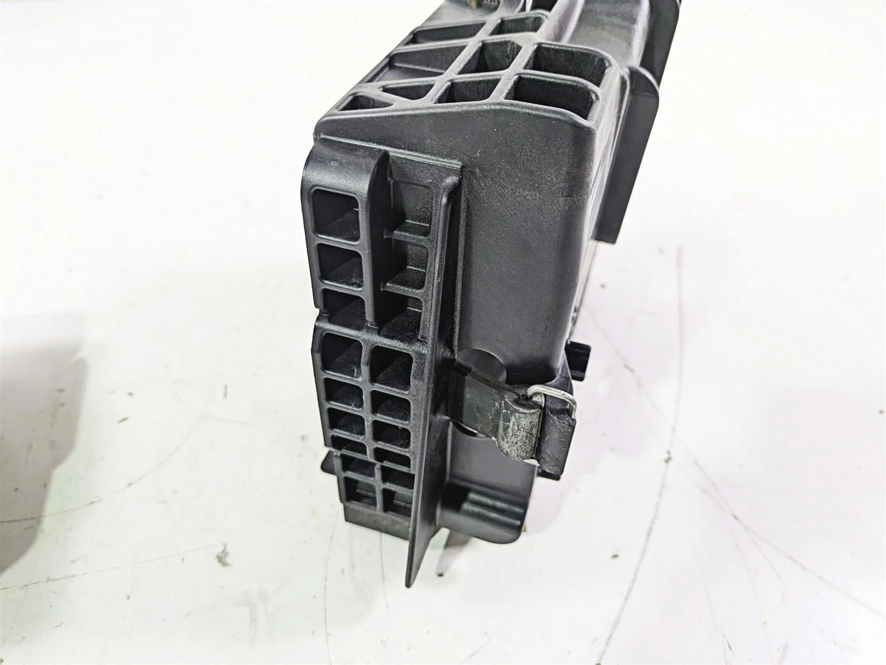 2007 Harley FXDWG Dyna Wide Glide Right Battery Tray & Chrome Cover 66375-06 - Image 11