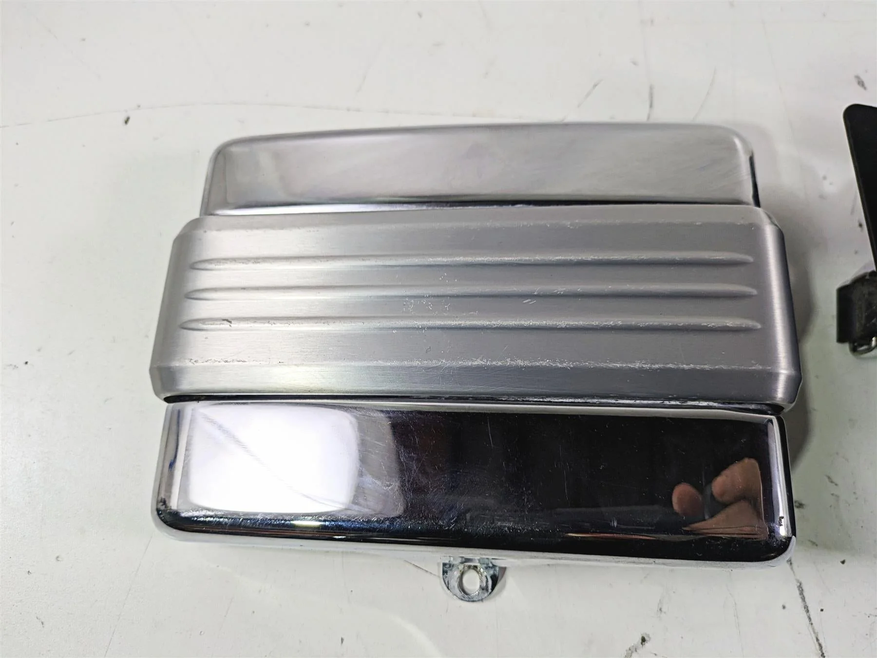 2007 Harley FXDWG Dyna Wide Glide Right Battery Tray & Chrome Cover 66375-06 - Image 2