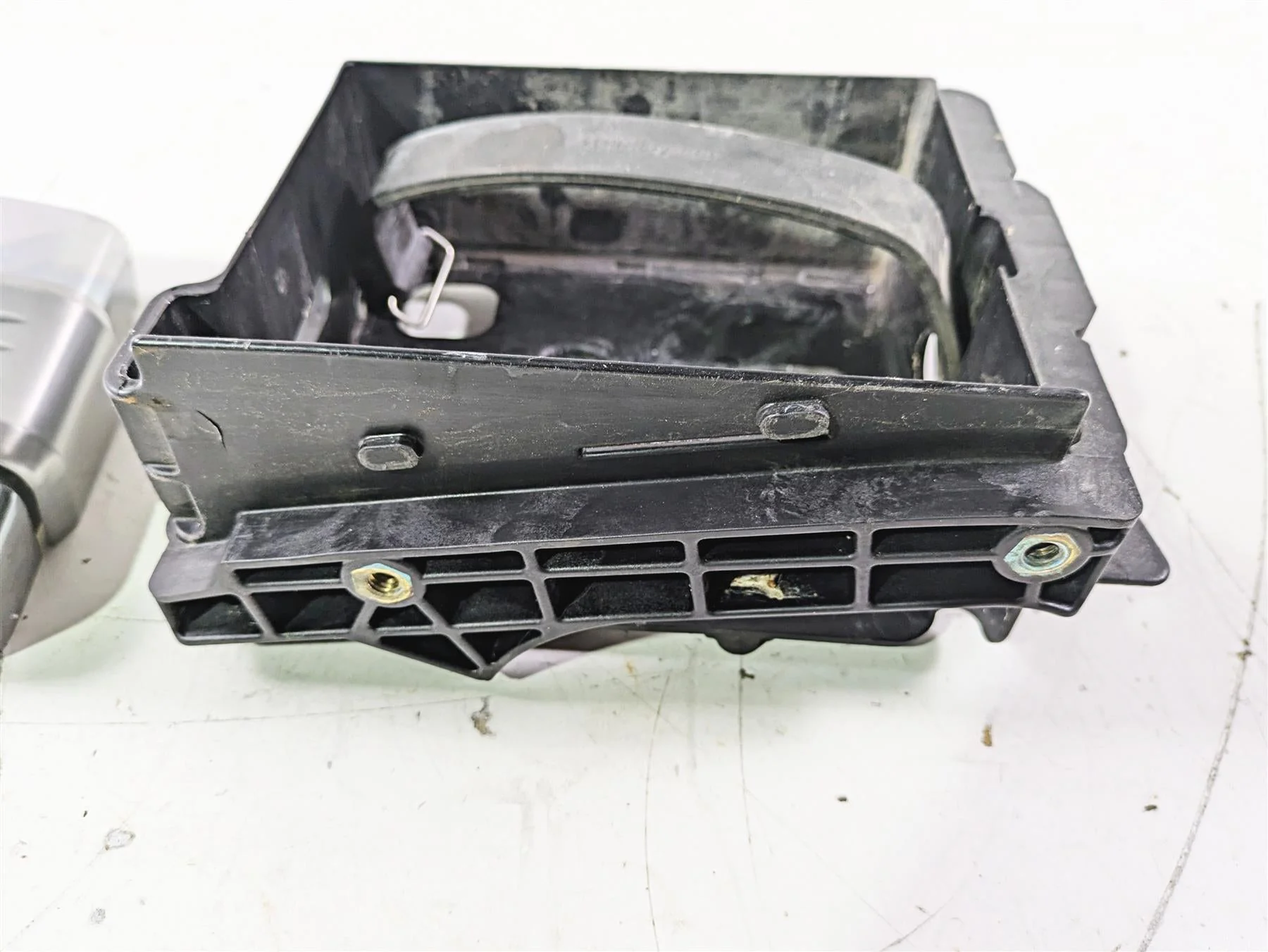 2007 Harley FXDWG Dyna Wide Glide Right Battery Tray & Chrome Cover 66375-06 - Image 5