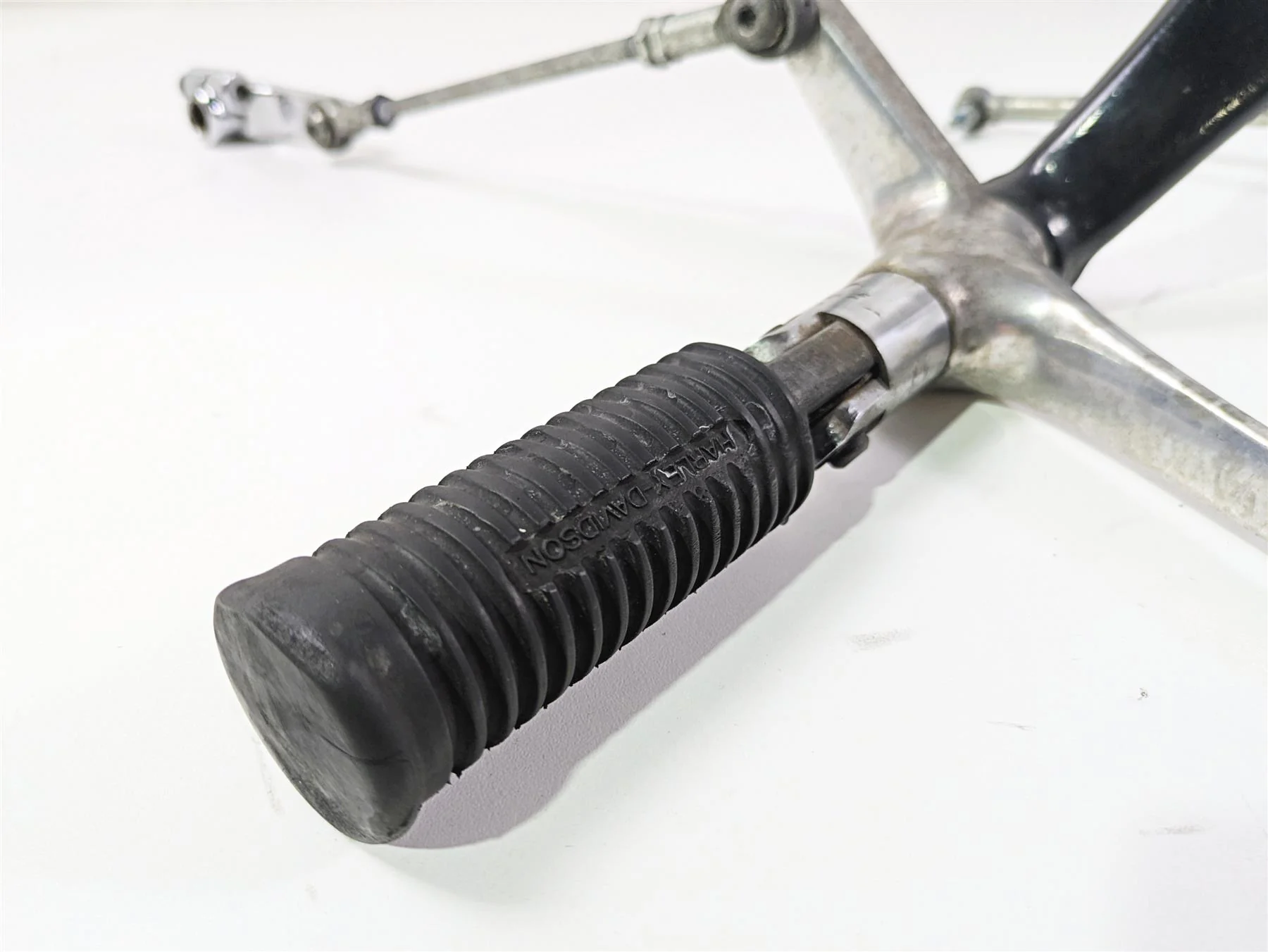 2007 Harley Sportster XL1200 C Front Footpeg Shifter Brake Pedal Set 42651-04 - Image 5