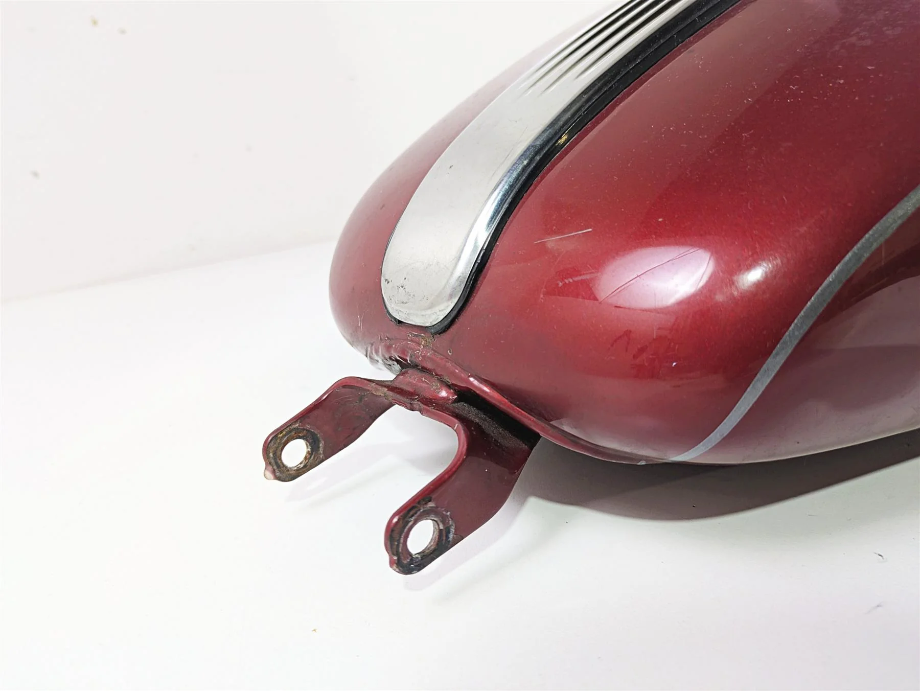 2007 Harley Sportster XL1200 C Fuel Gas Tank Fire Red Pearl - Read 62213-07 - Image 12