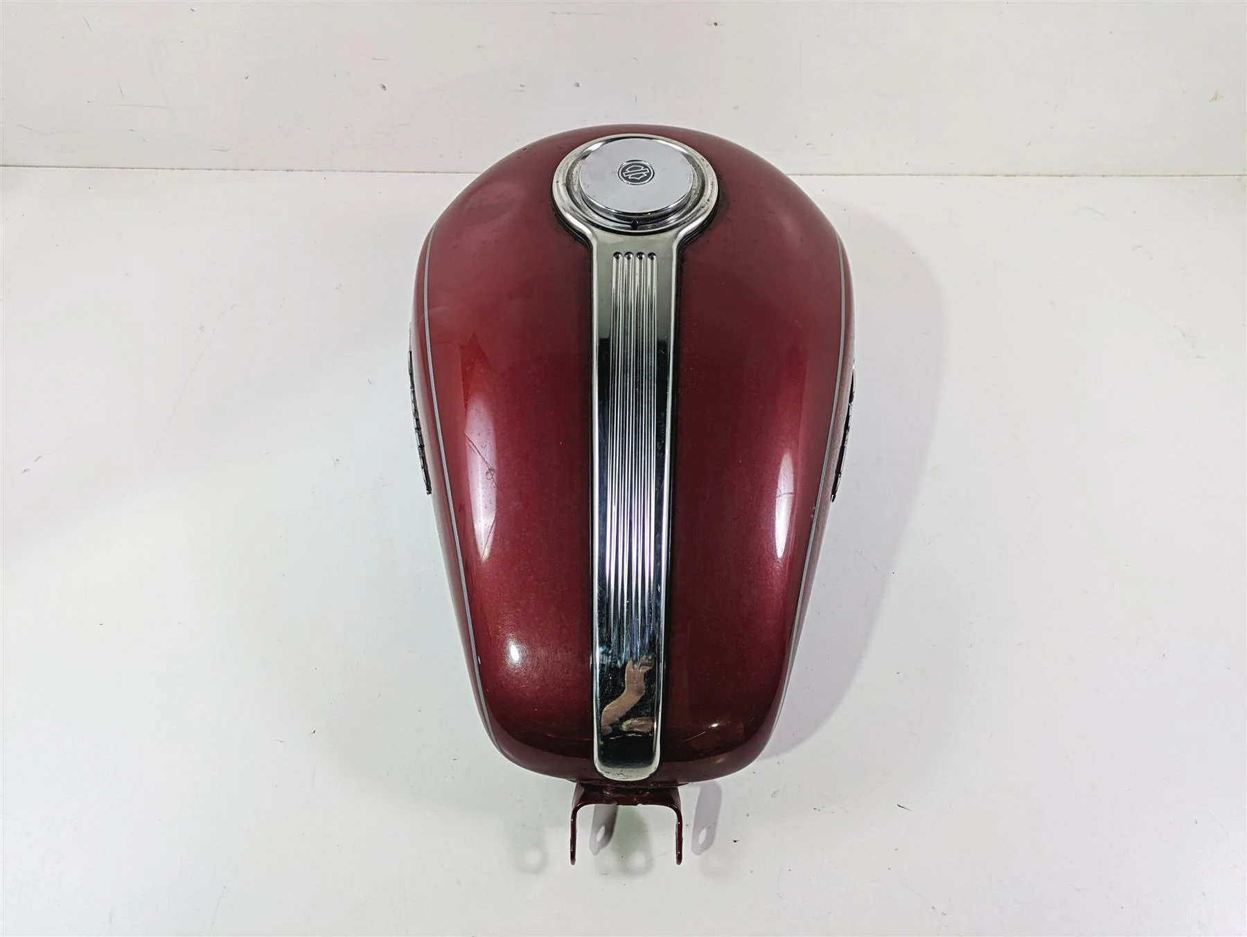 2007 Harley Sportster XL1200 C Fuel Gas Tank Fire Red Pearl - Read 62213-07 - Image 5
