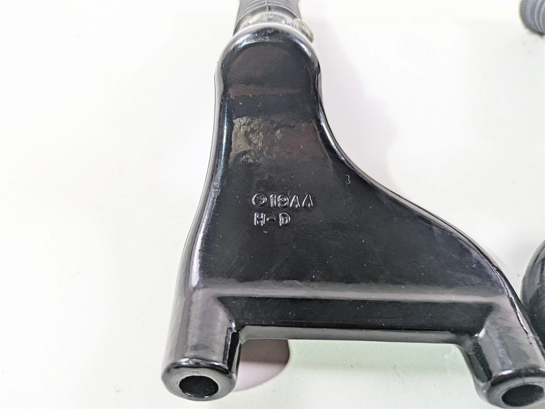 2007 Harley Sportster XL1200 C Rear Passenger Foot Peg Set 49314-04 49315-04 - Image 10