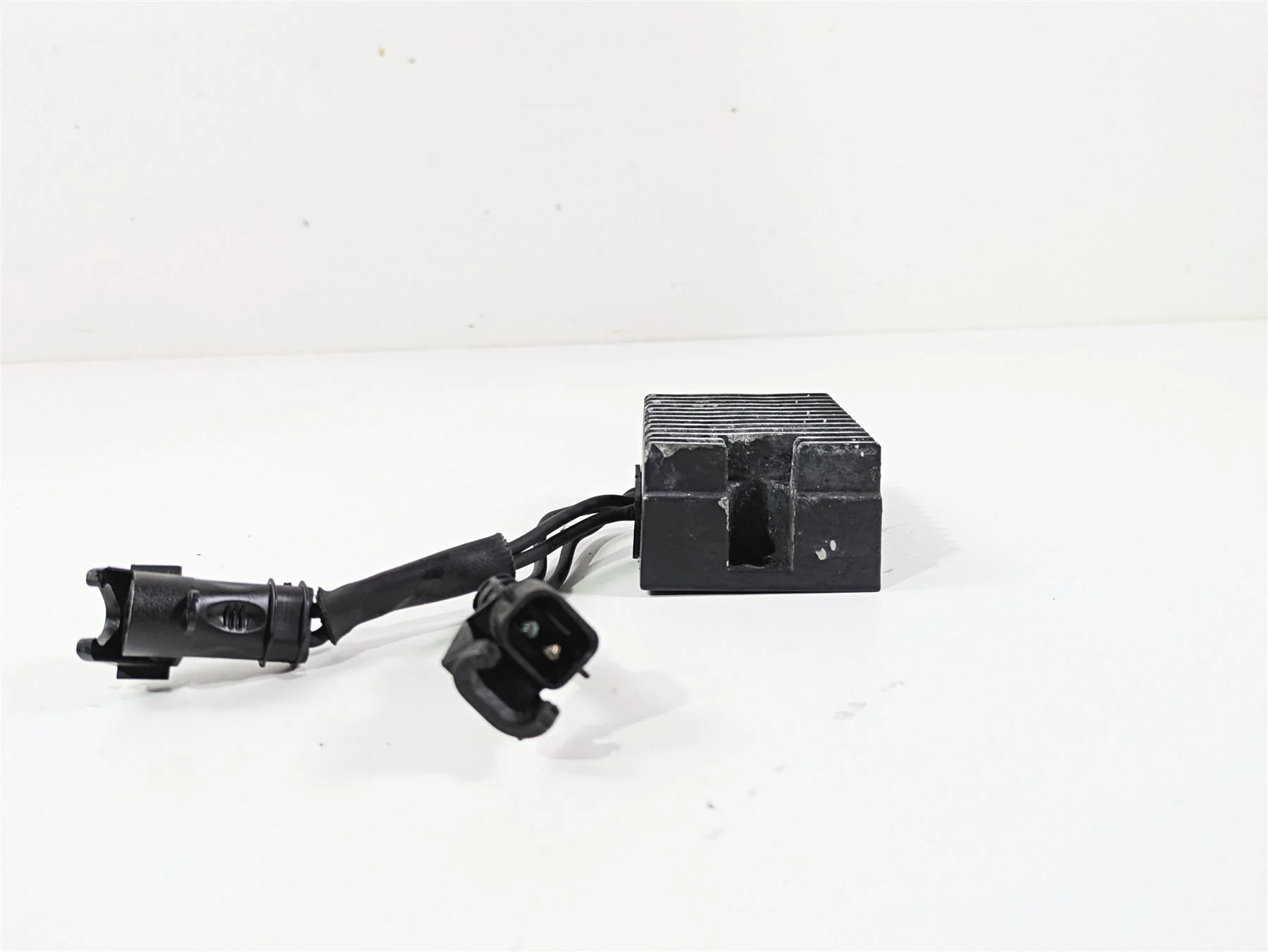 2007 Harley Sportster XL1200 C Rectifier Voltage Regulator 74546-07A - Image 3