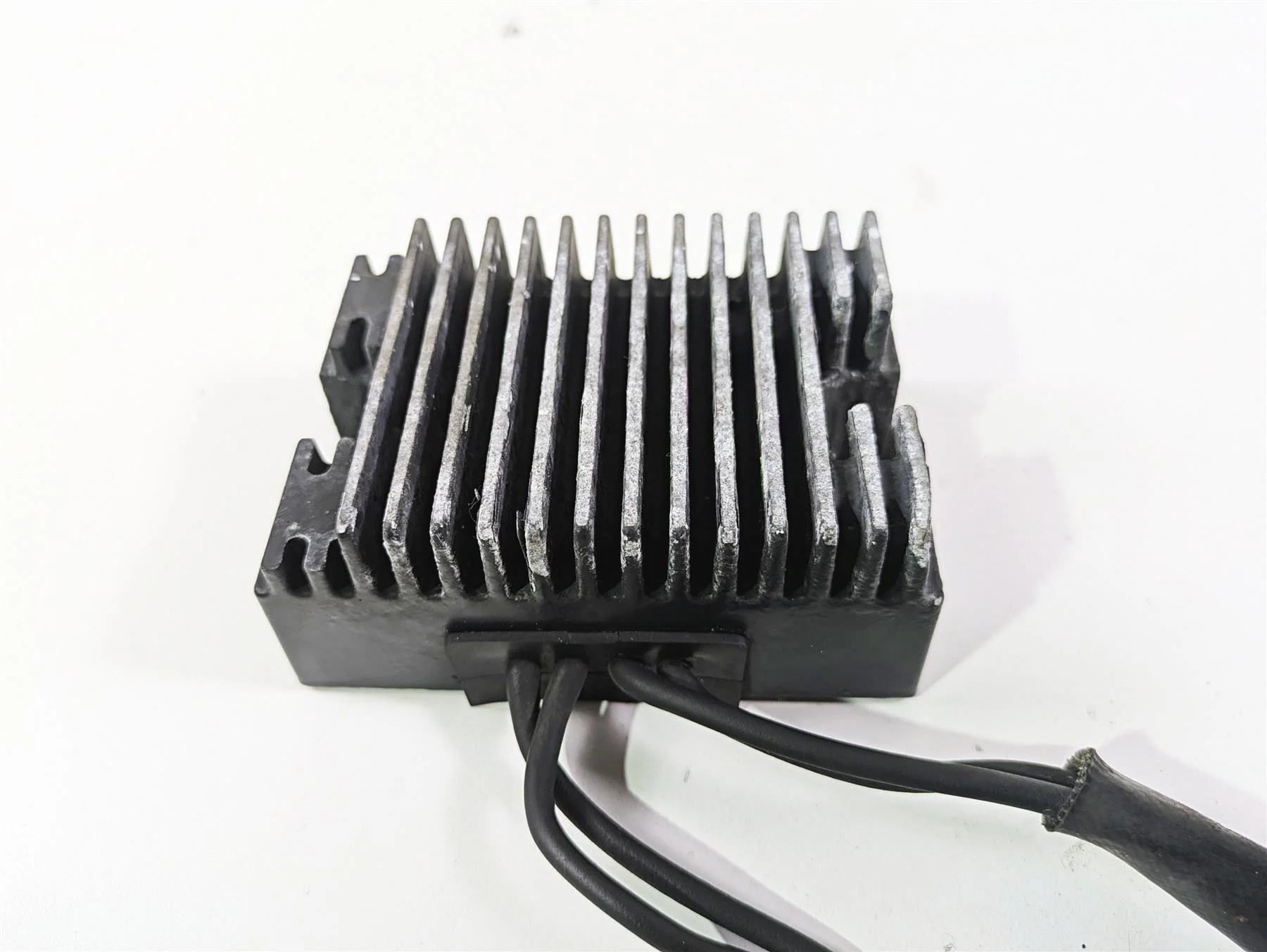 2007 Harley Sportster XL1200 C Rectifier Voltage Regulator 74546-07A - Image 7