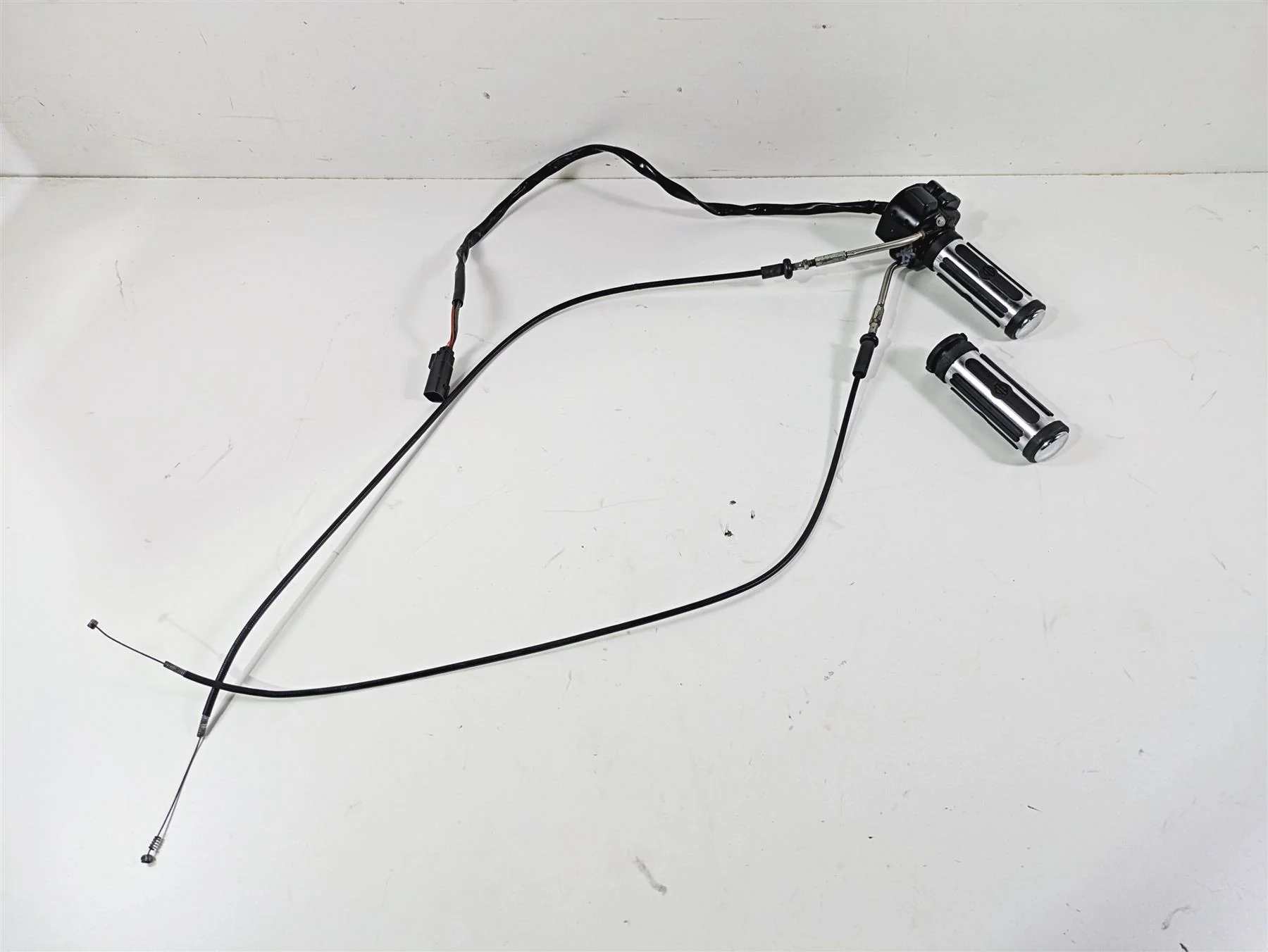 2007 Harley Sportster XL1200 C Right Hand Control Switch Grip Set 71684-06A