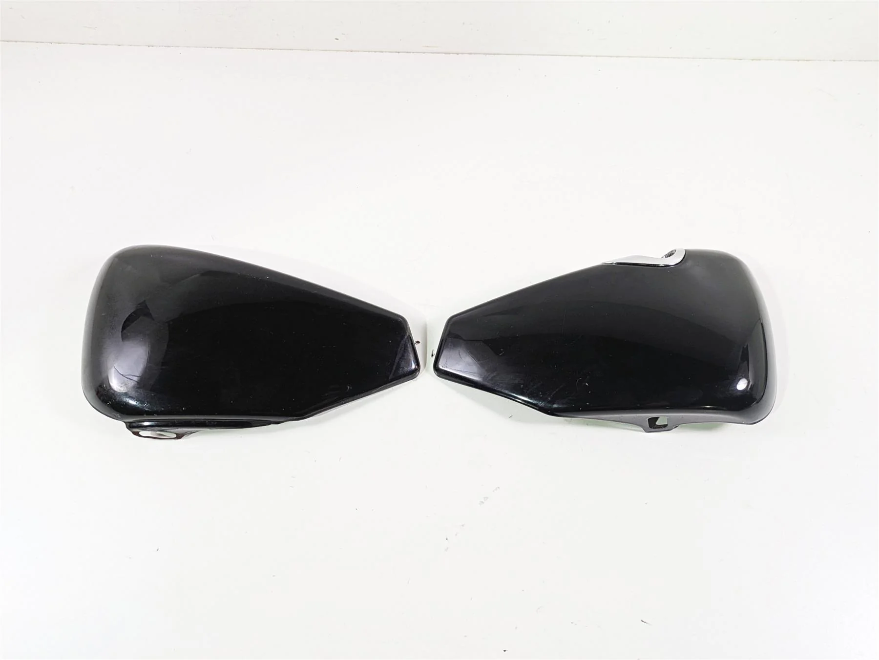2007 Harley Sportster XL1200 C Side Cover Fairing Cowl Set 66251-04A 57200092DH