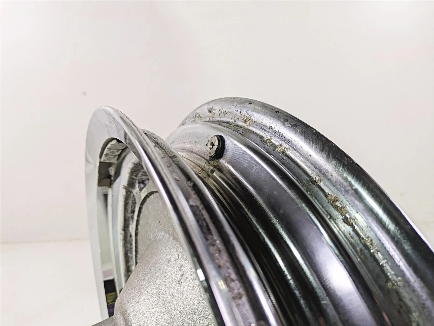 2007 Harley Sportster XL1200 C Straight 16x3 Rear Wheel Cast Rim -Read 41013-00A - Image 11