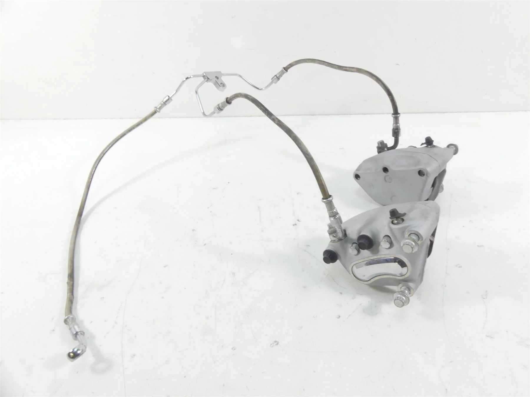 2007 Harley Touring FLHR SE CVO Road King Front Brake Caliper Set 44381-99C - Image 2