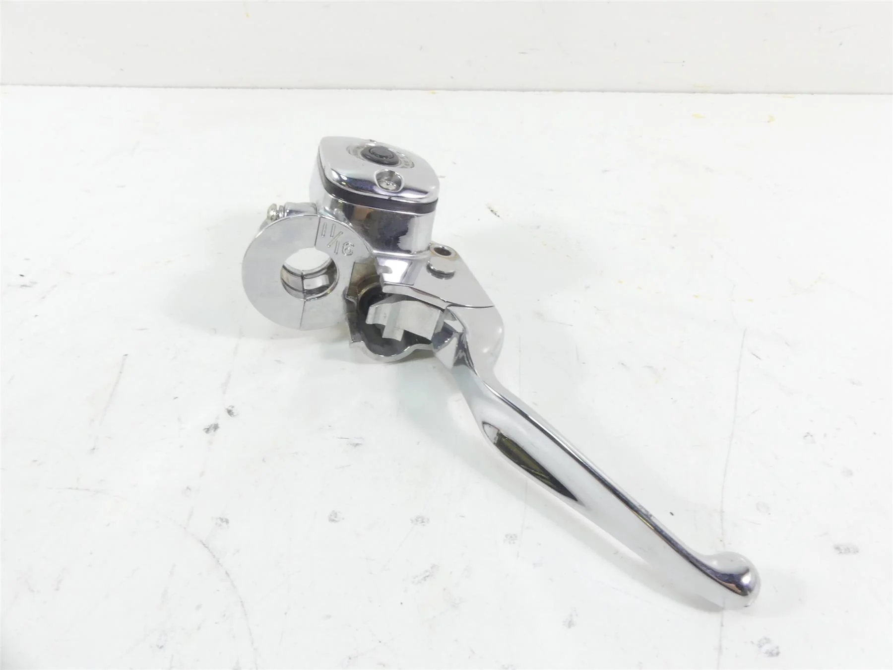 2007 Harley Touring FLHR SE CVO Road King Front Brake Master Cylinder 41700740 - Image 4