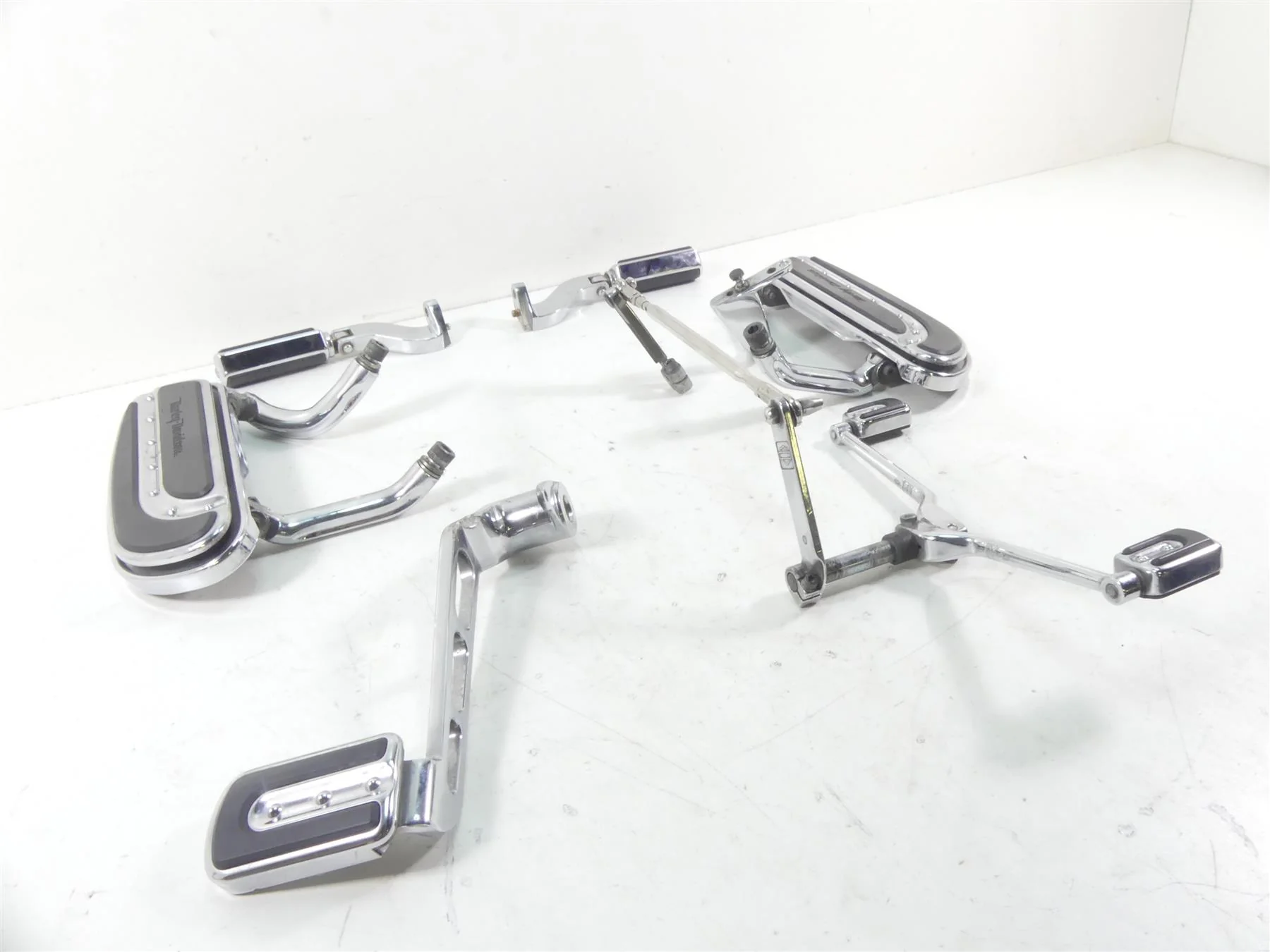 2007 Harley Touring FLHR SE CVO Road King Front Floor Boards + Pedals 50812-07 - Image 3