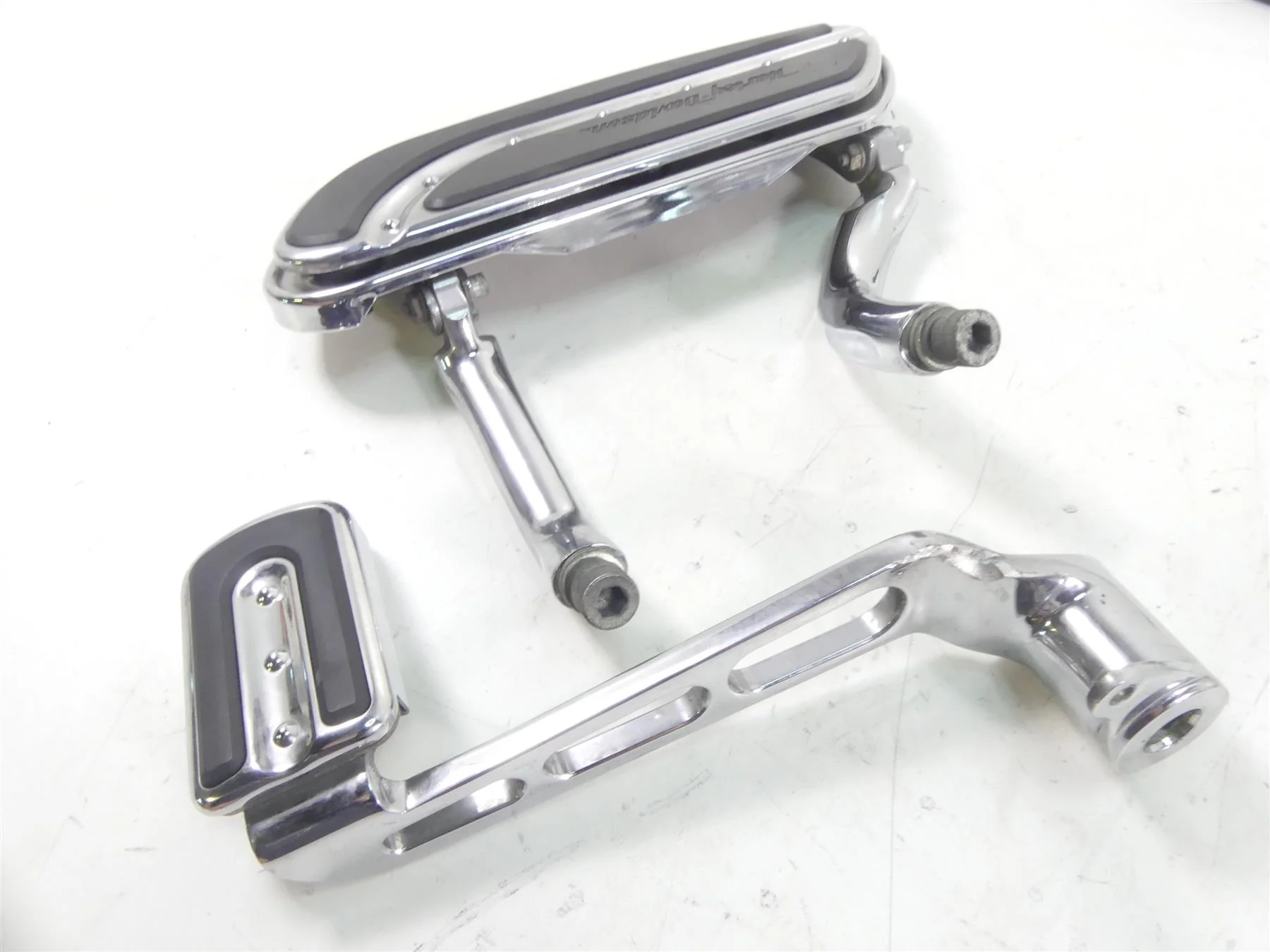 2007 Harley Touring FLHR SE CVO Road King Front Floor Boards + Pedals 50812-07 - Image 4