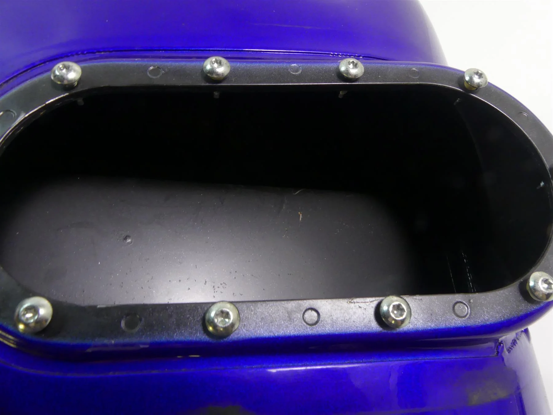 2007 Harley Touring FLHR SE CVO Road King Fuel Gas Tank - No Dents 61387-07 - Image 10