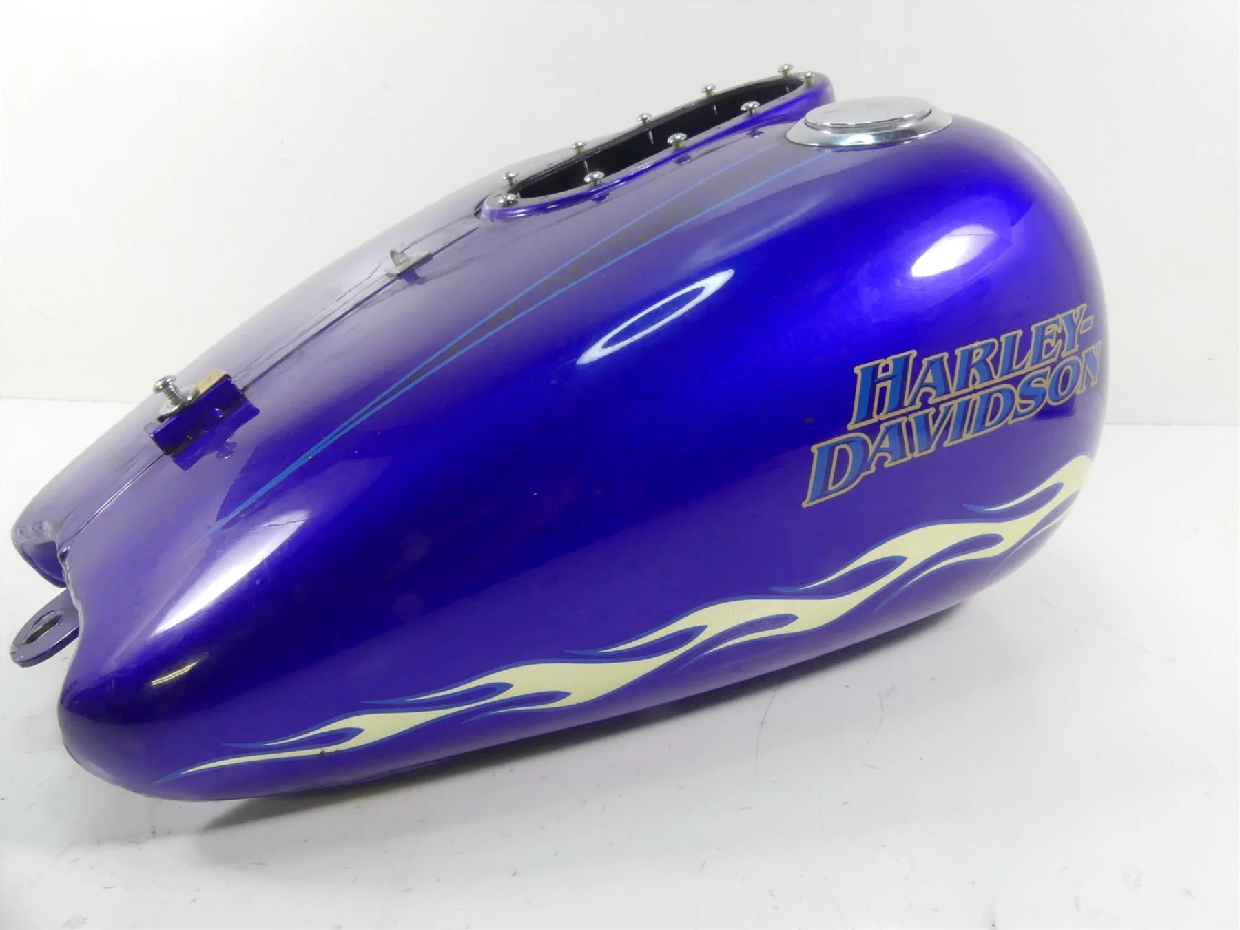 2007 Harley Touring FLHR SE CVO Road King Fuel Gas Tank - No Dents 61387-07 - Image 9