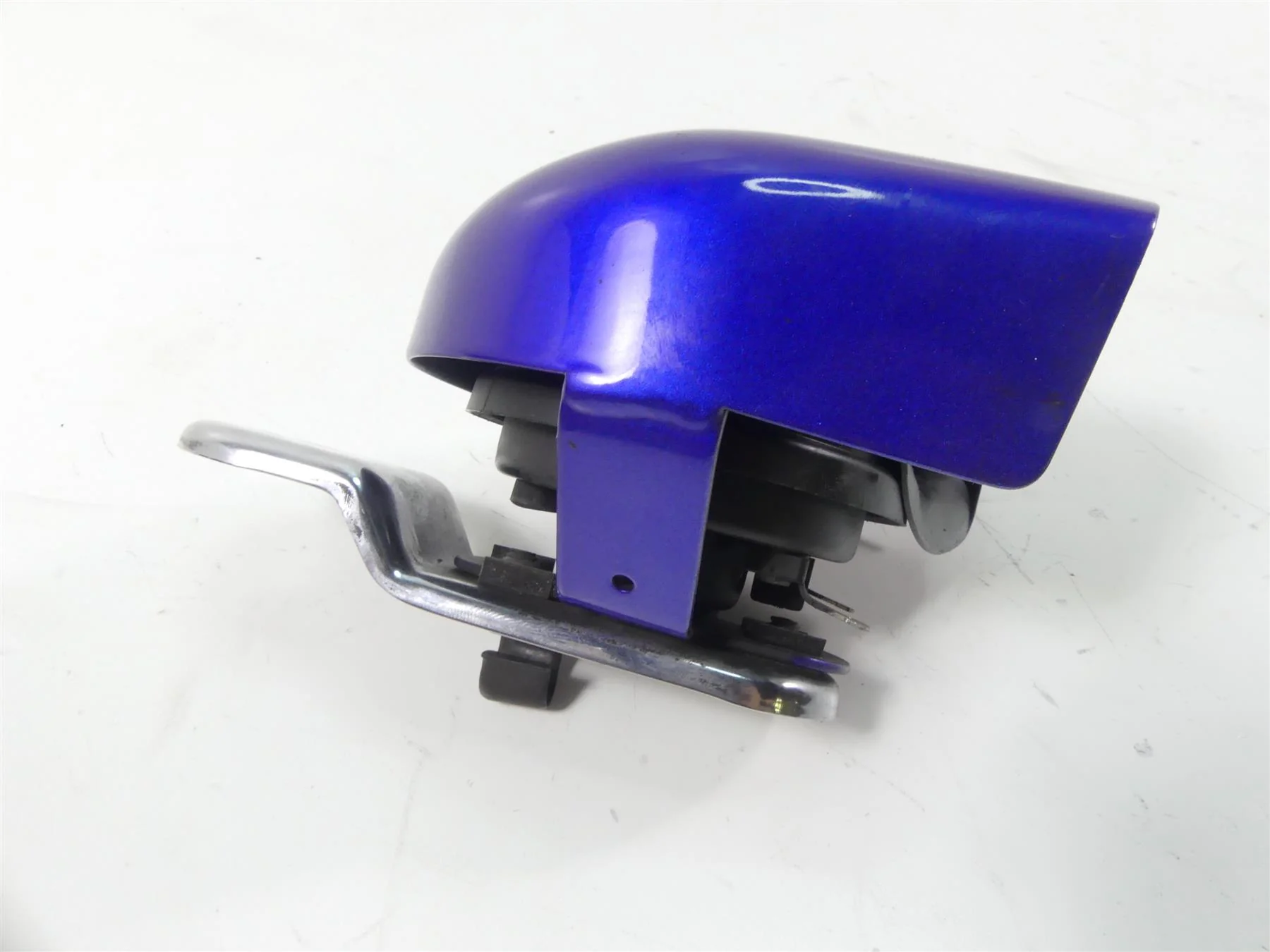 2007 Harley Touring FLHR SE CVO Road King Horn With Cover 61300478A - Image 6