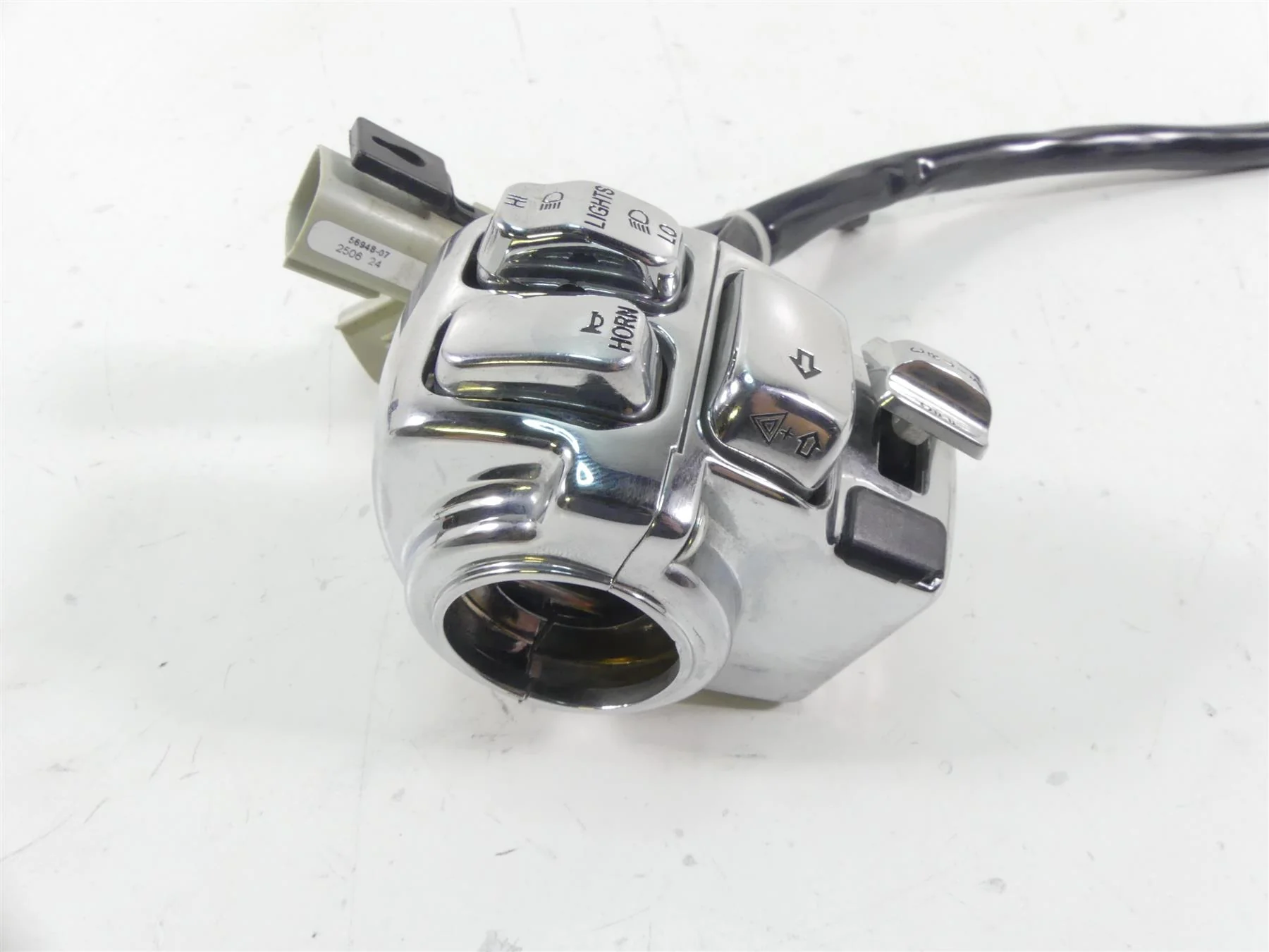 2007 Harley Touring FLHR SE CVO Road King Left Cruise Control Switch 71682-06A - Image 3
