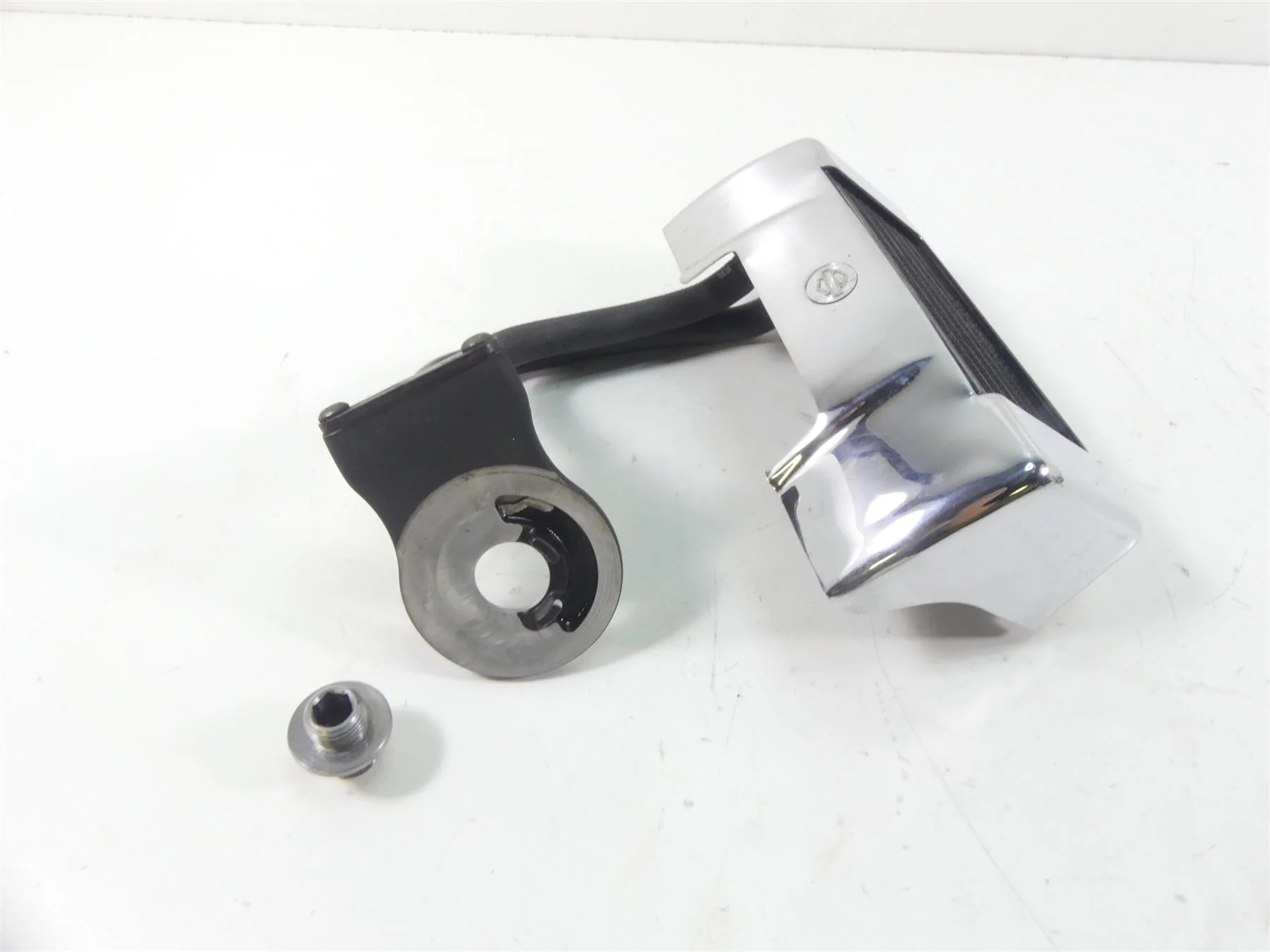 2007 Harley Touring FLHR SE CVO Road King Oil Cooler Radiator + Adapter 63068-07 - Image 3