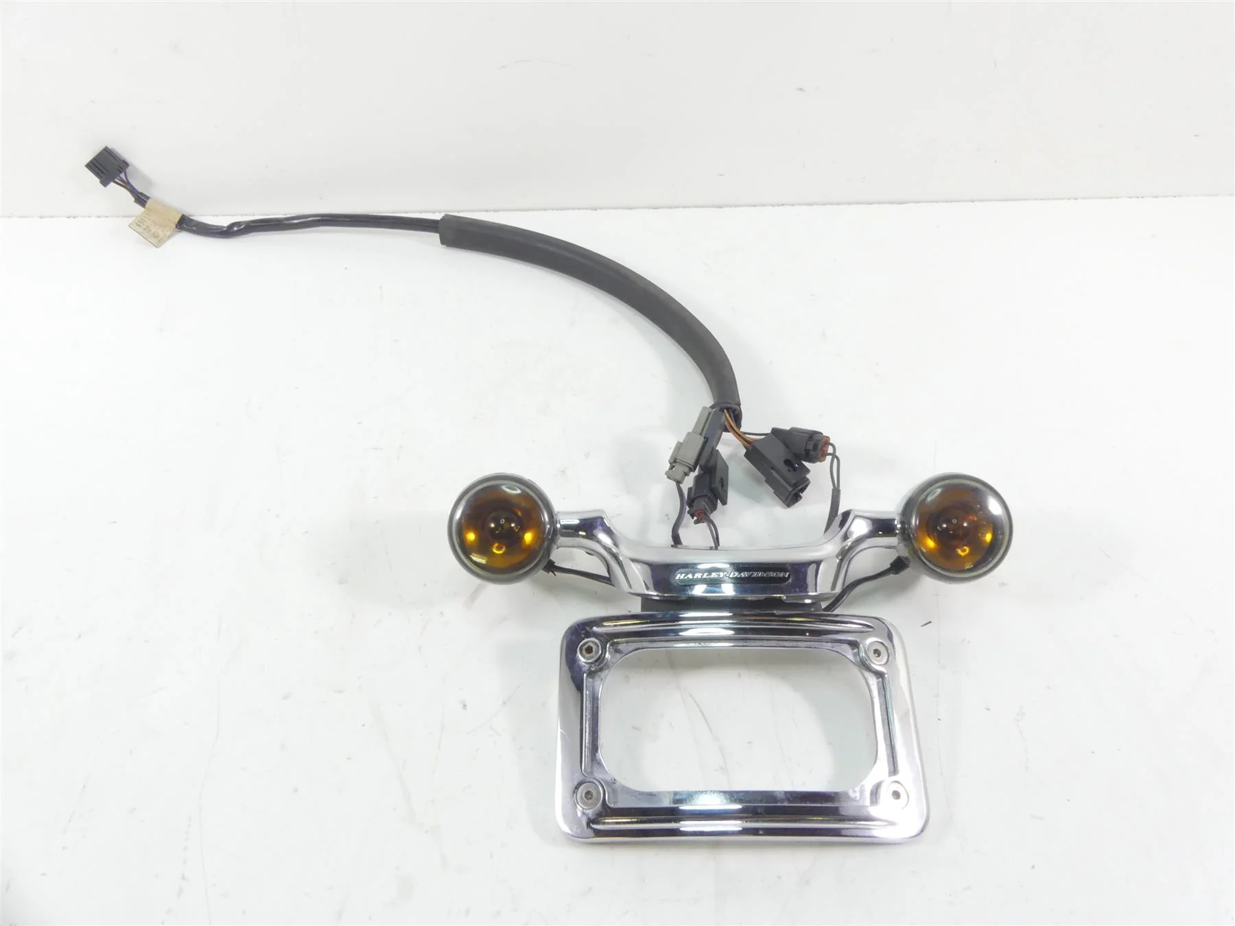 2007 Harley Touring FLHR SE CVO Road King Rear Blinker Bar Plate Holder 68629-05