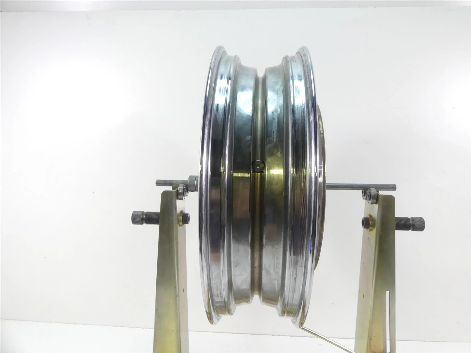 2007 Harley Touring FLHR SE CVO Road King Rear Chrome Wheel 17x4.5 42082-07 - Image 3