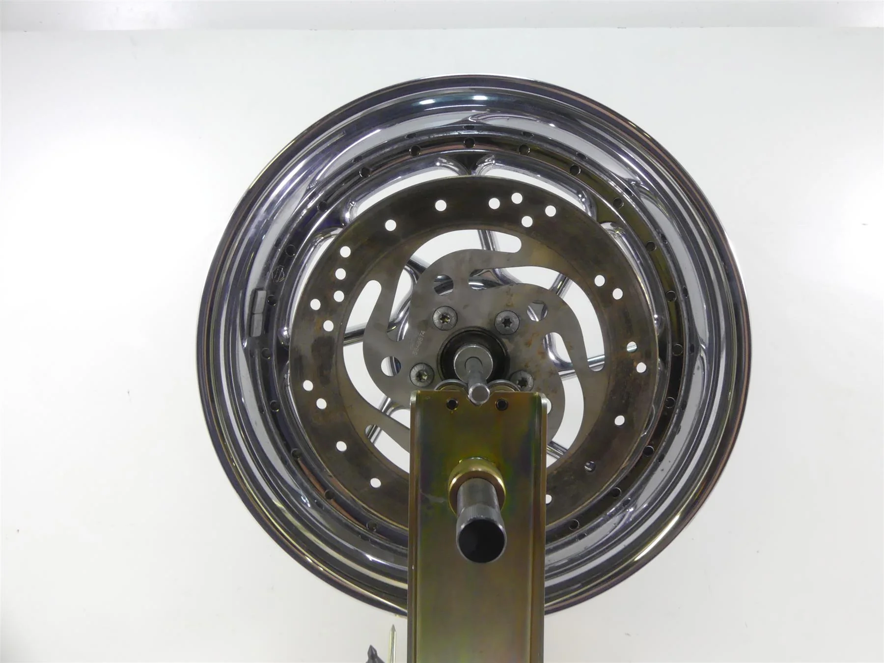 2007 Harley Touring FLHR SE CVO Road King Rear Chrome Wheel 17x4.5 42082-07 - Image 4