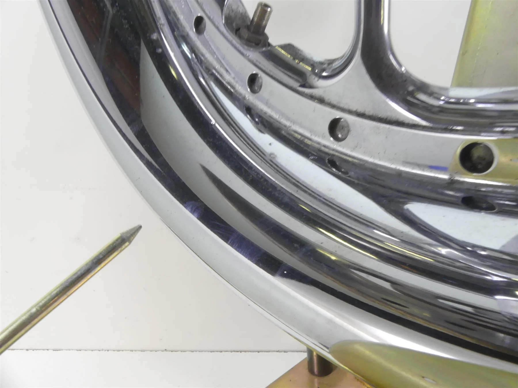 2007 Harley Touring FLHR SE CVO Road King Rear Chrome Wheel 17x4.5 42082-07 - Image 7