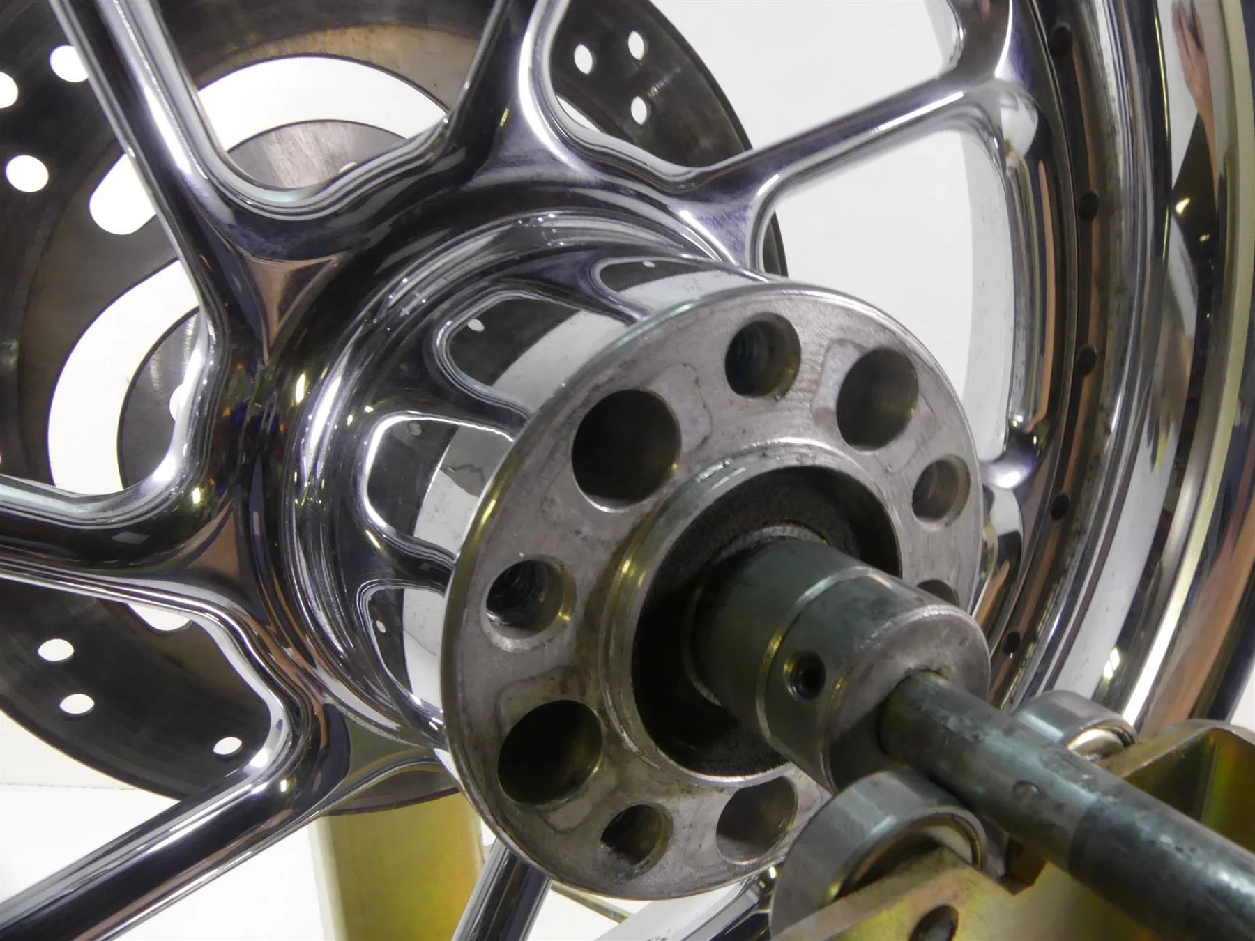 2007 Harley Touring FLHR SE CVO Road King Rear Chrome Wheel 17x4.5 42082-07 - Image 9
