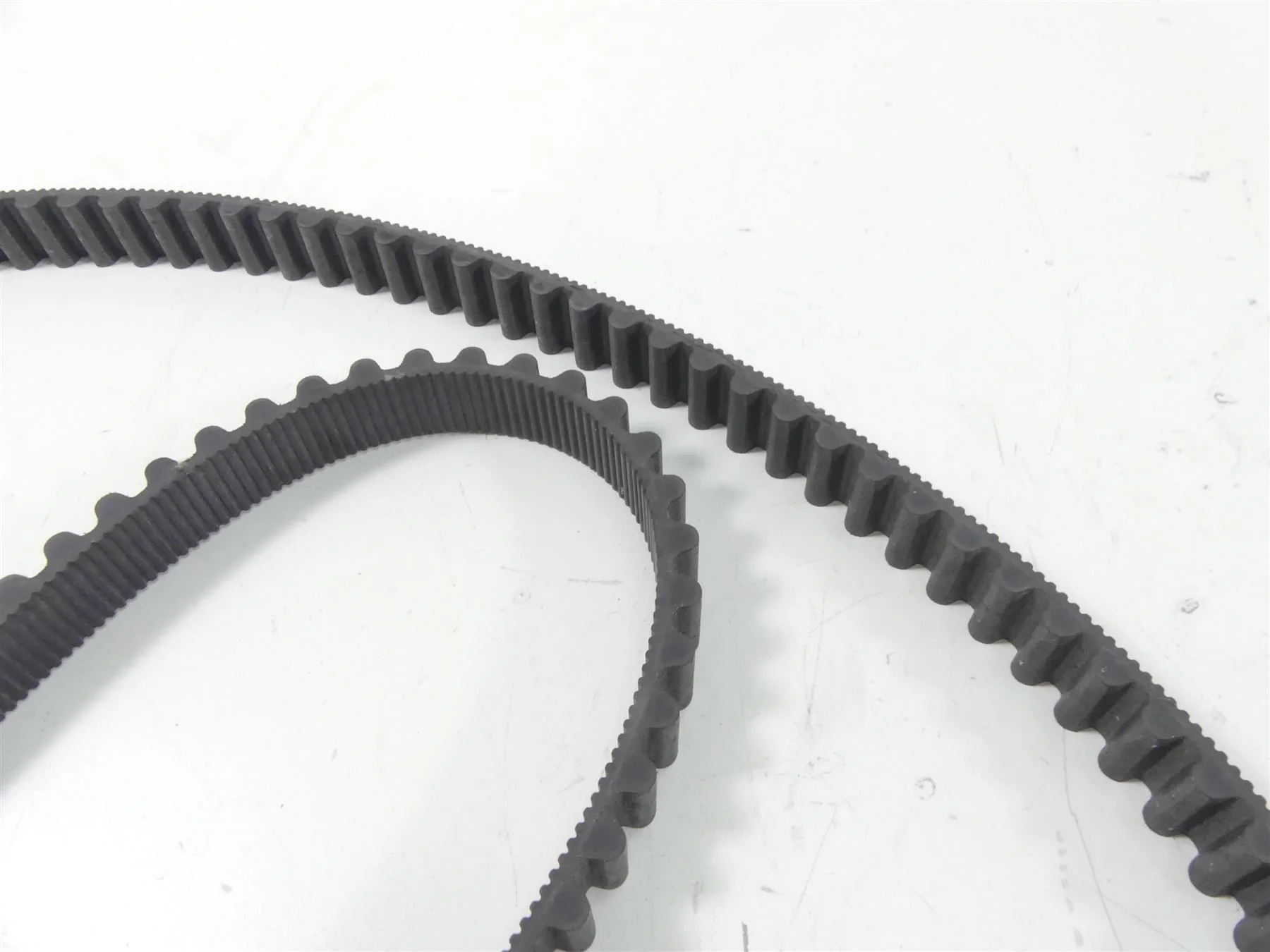 2007 Harley Touring FLHR SE CVO Road King Rear Drive Belt 137T 1" 40024-07 - Image 10