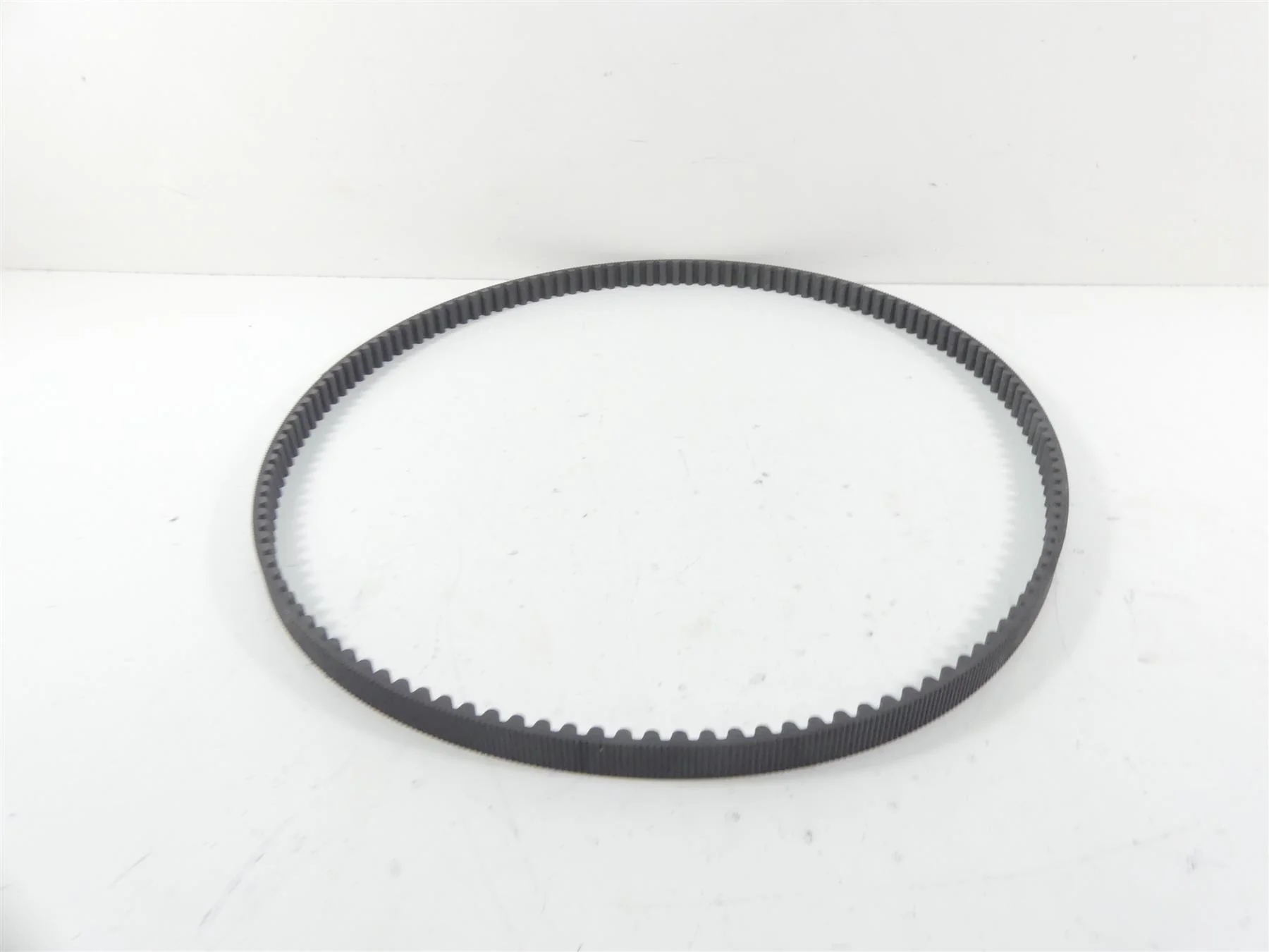 2007 Harley Touring FLHR SE CVO Road King Rear Drive Belt 137T 1" 40024-07 - Image 4