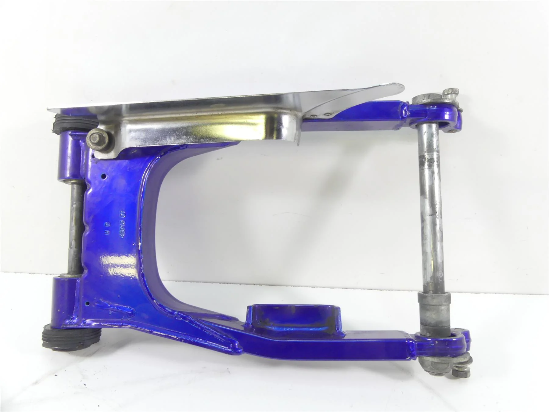 2007 Harley Touring FLHR SE CVO Road King Rear Swingarm Swing Arm +Axle 48616-07 - Image 6
