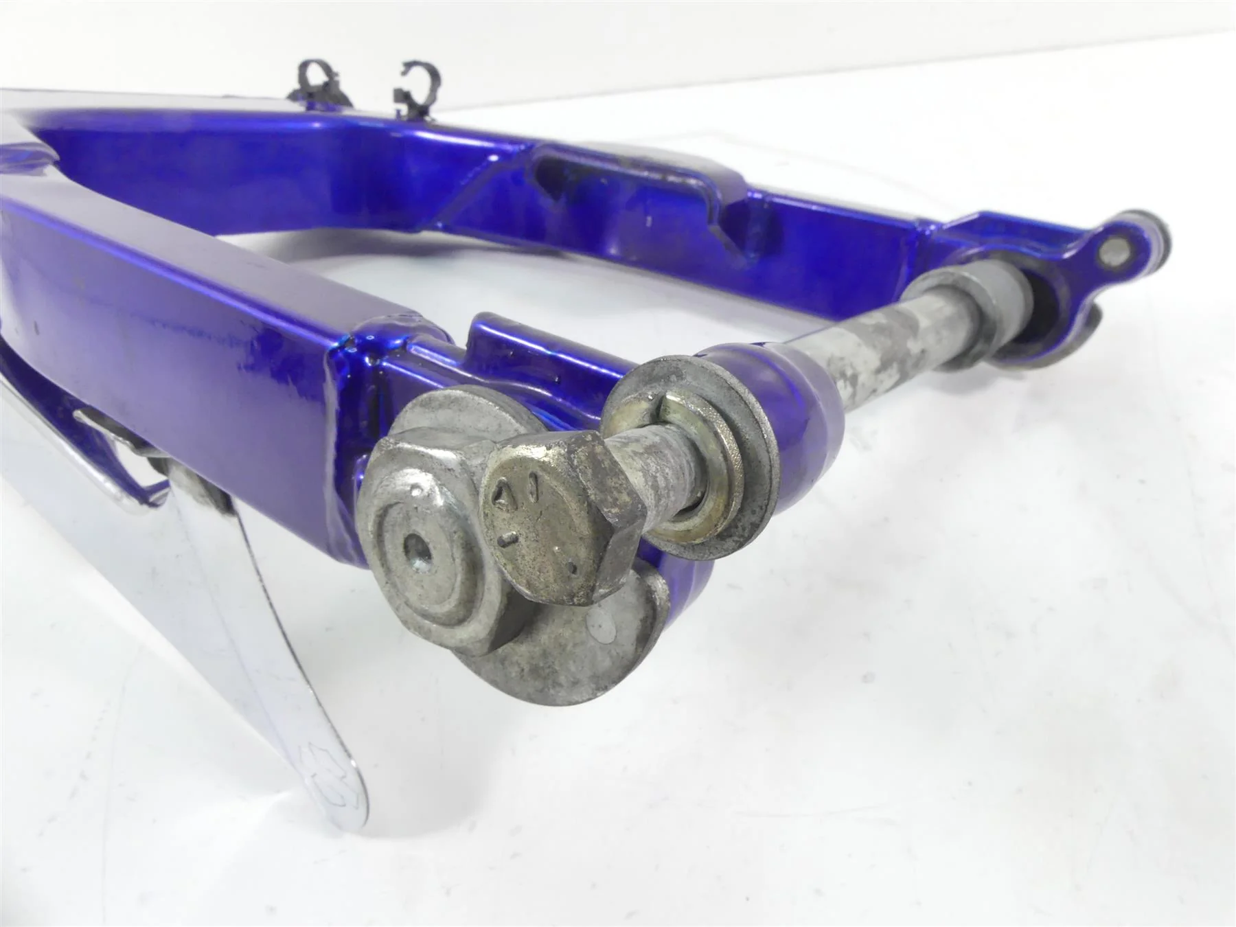 2007 Harley Touring FLHR SE CVO Road King Rear Swingarm Swing Arm +Axle 48616-07 - Image 7