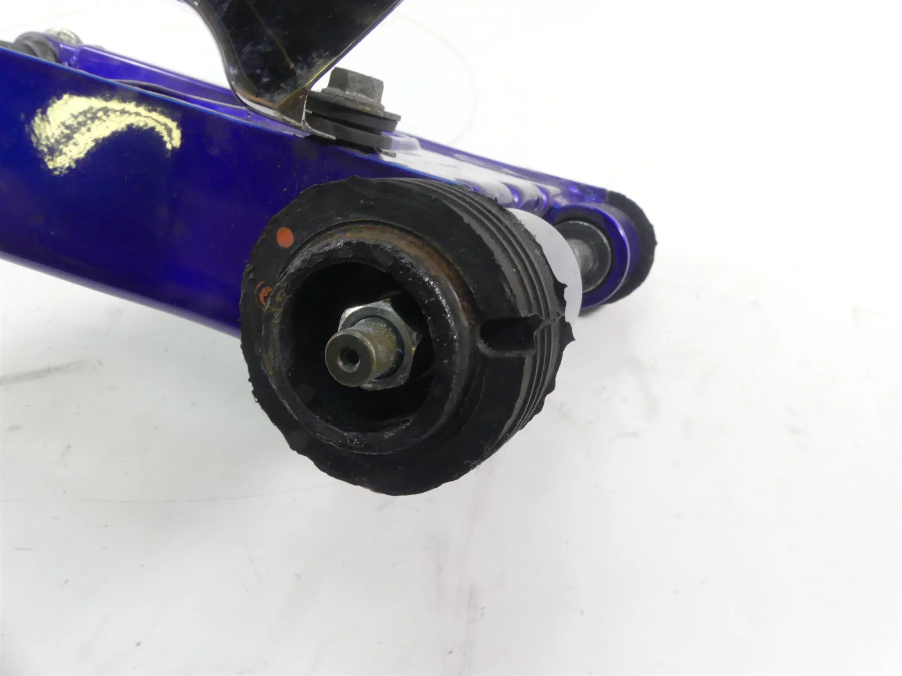 2007 Harley Touring FLHR SE CVO Road King Rear Swingarm Swing Arm +Axle 48616-07 - Image 9