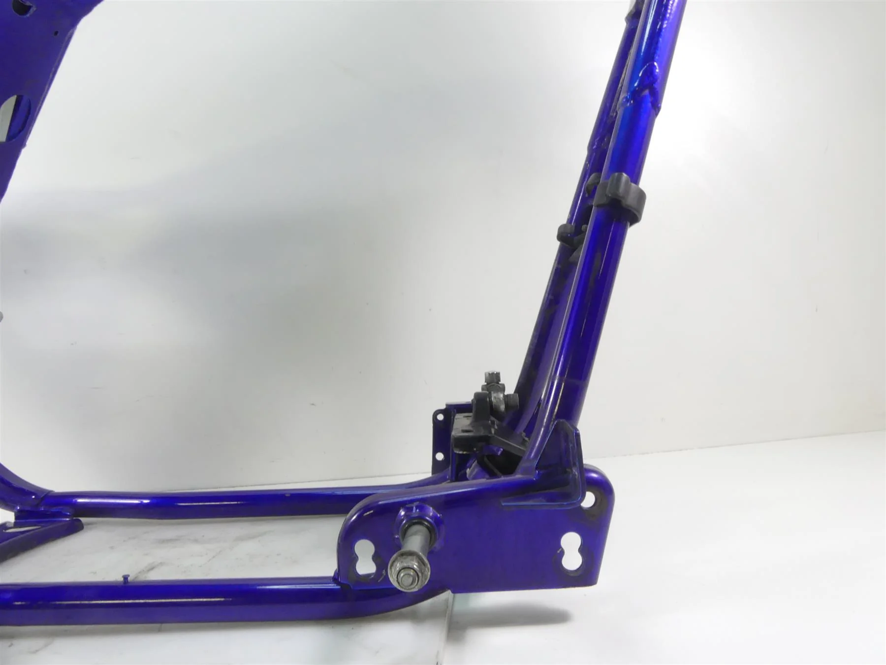 2007 Harley Touring FLHR SE CVO Road King Straight Main Frame - Bos 47900-07 - Image 8