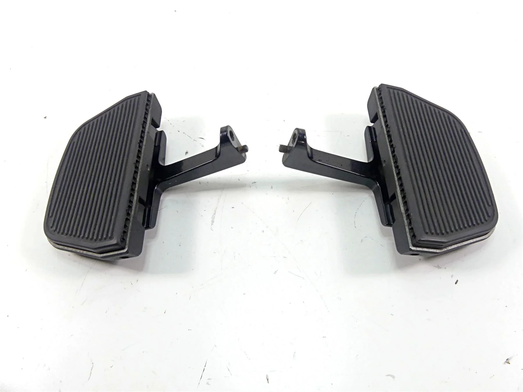 2007 Harley Touring FLHRC Road King Rear Passenger Floor Board Set 52719-93B
