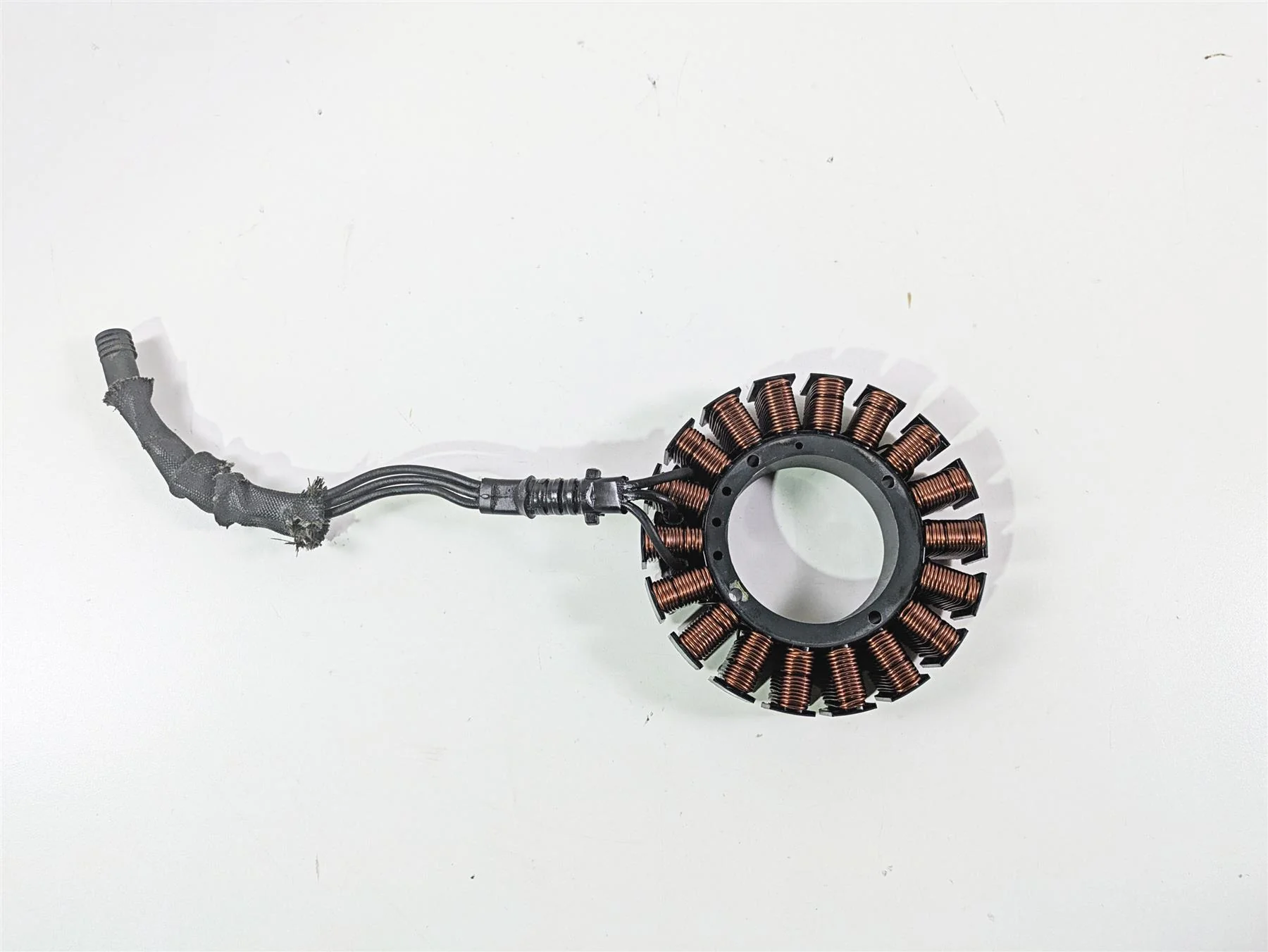 2007 Harley Touring FLHRSE CVO Road King Alternator Stator Regulator 29987-06D - Image 5