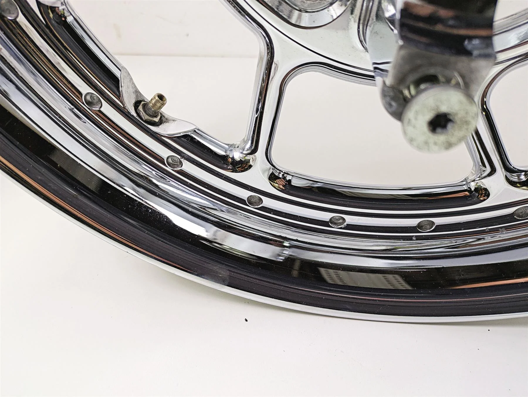 2007 Harley Touring FLHRSE CVO Road King Front Rear Chrome Wheel Set 44612-07 - Image 9