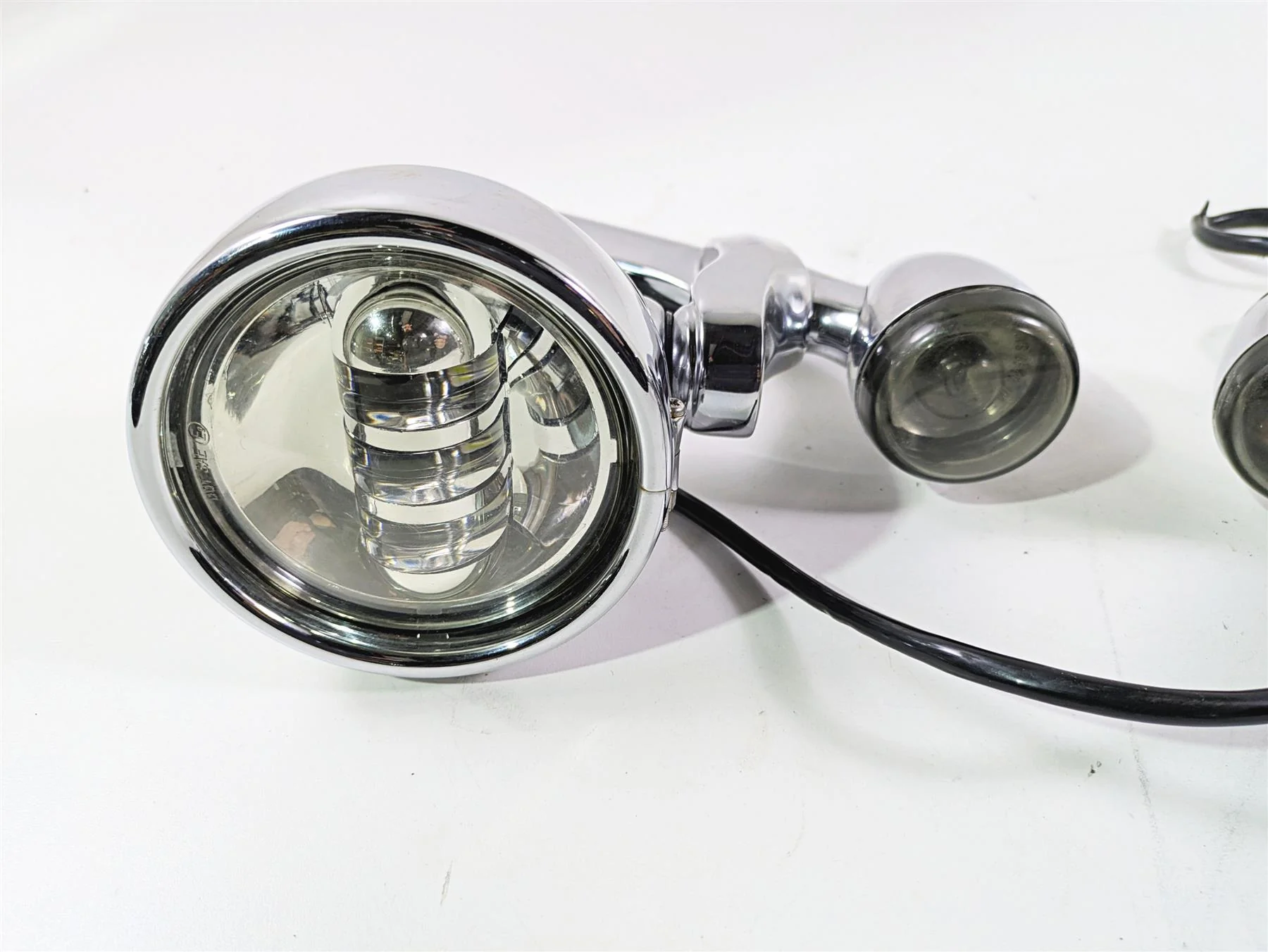 2007 Harley Touring FLHRSE CVO Road King Front Spotlight Turn Signals 68614-03 - Image 4