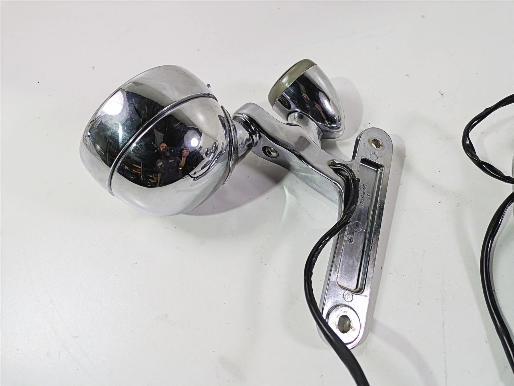 2007 Harley Touring FLHRSE CVO Road King Front Spotlight Turn Signals 68614-03 - Image 9