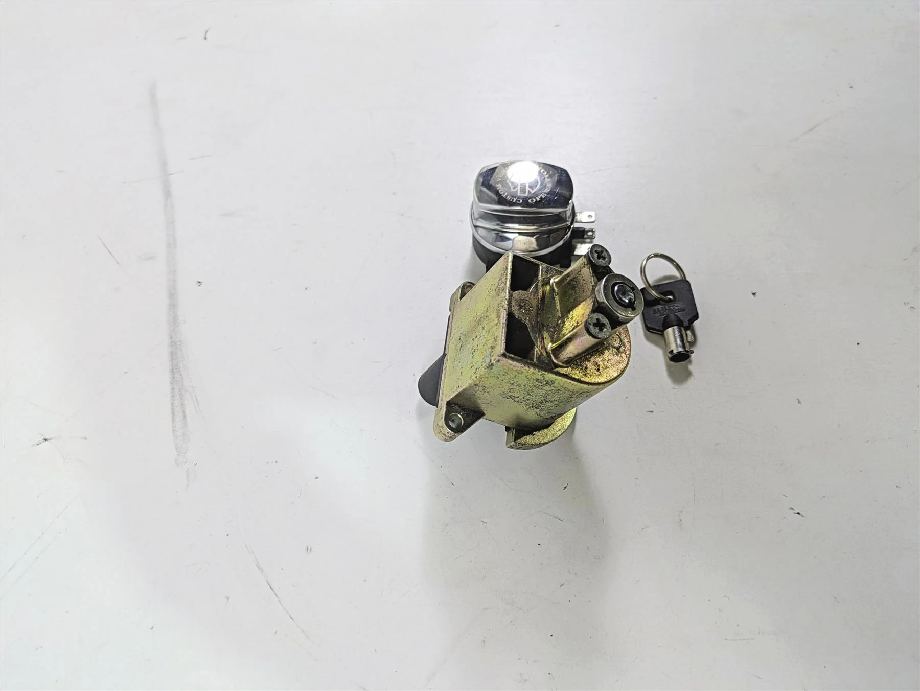 2007 Harley Touring FLHRSE CVO Road King Ignition Switch Fork Lock Set 53461-07 - Image 2