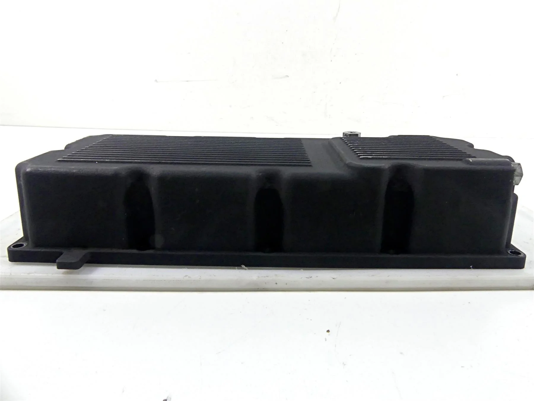 2007 Harley Touring FLHRSE CVO Road King Lower Transmission Oil Pan 62711-99 - Image 8