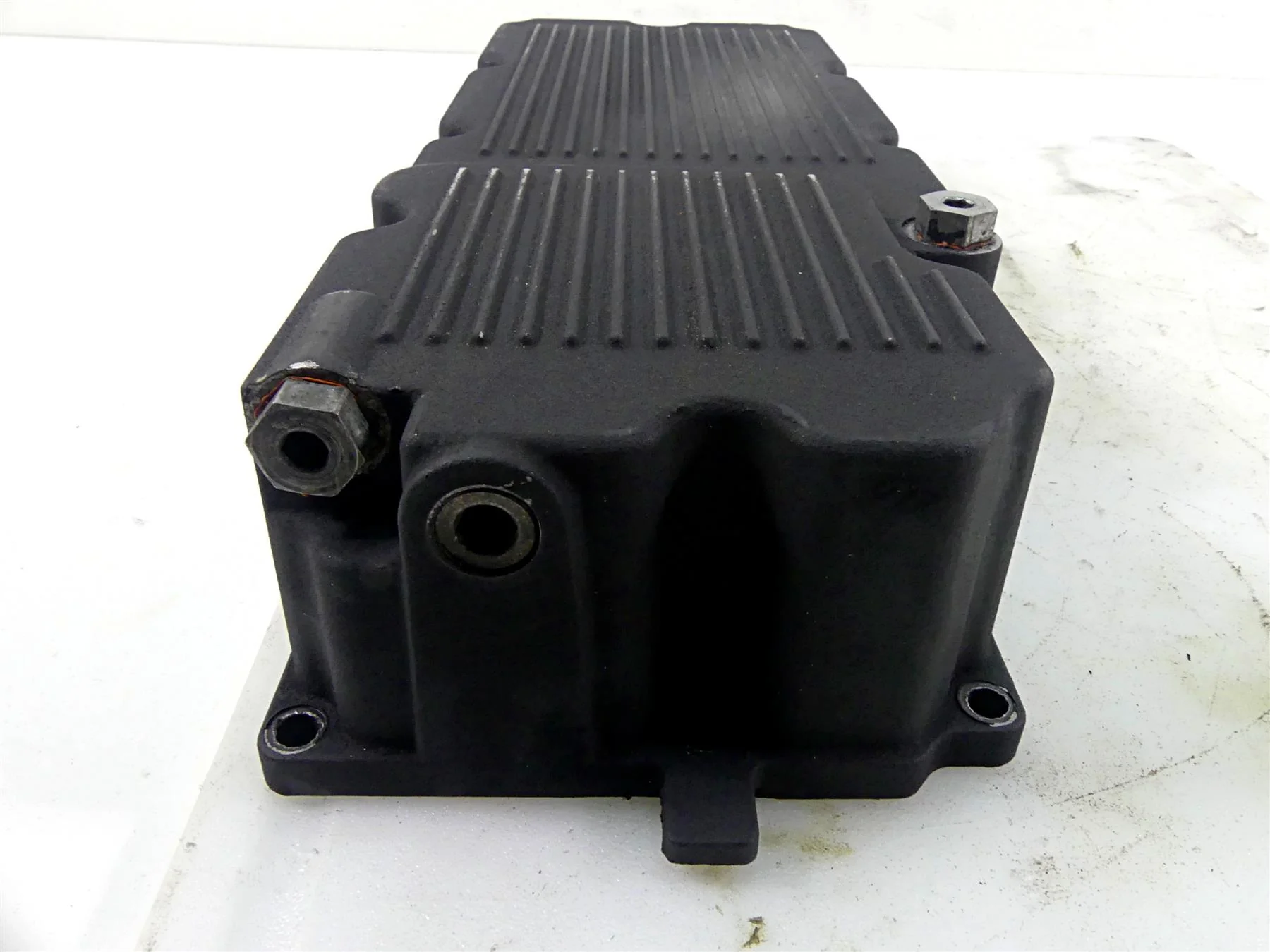 2007 Harley Touring FLHRSE CVO Road King Lower Transmission Oil Pan 62711-99 - Image 9
