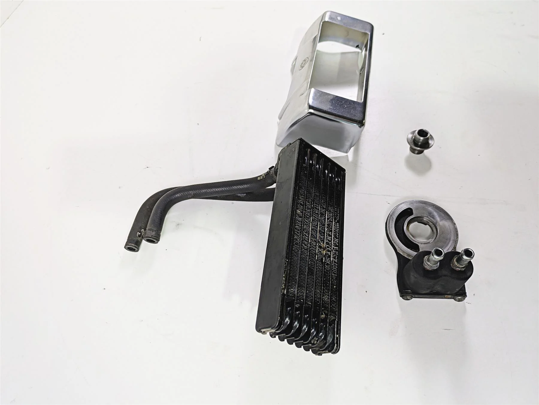 2007 Harley Touring FLHRSE CVO Road King Oil Cooler + Adapter & Cover 63068-07 - Image 2