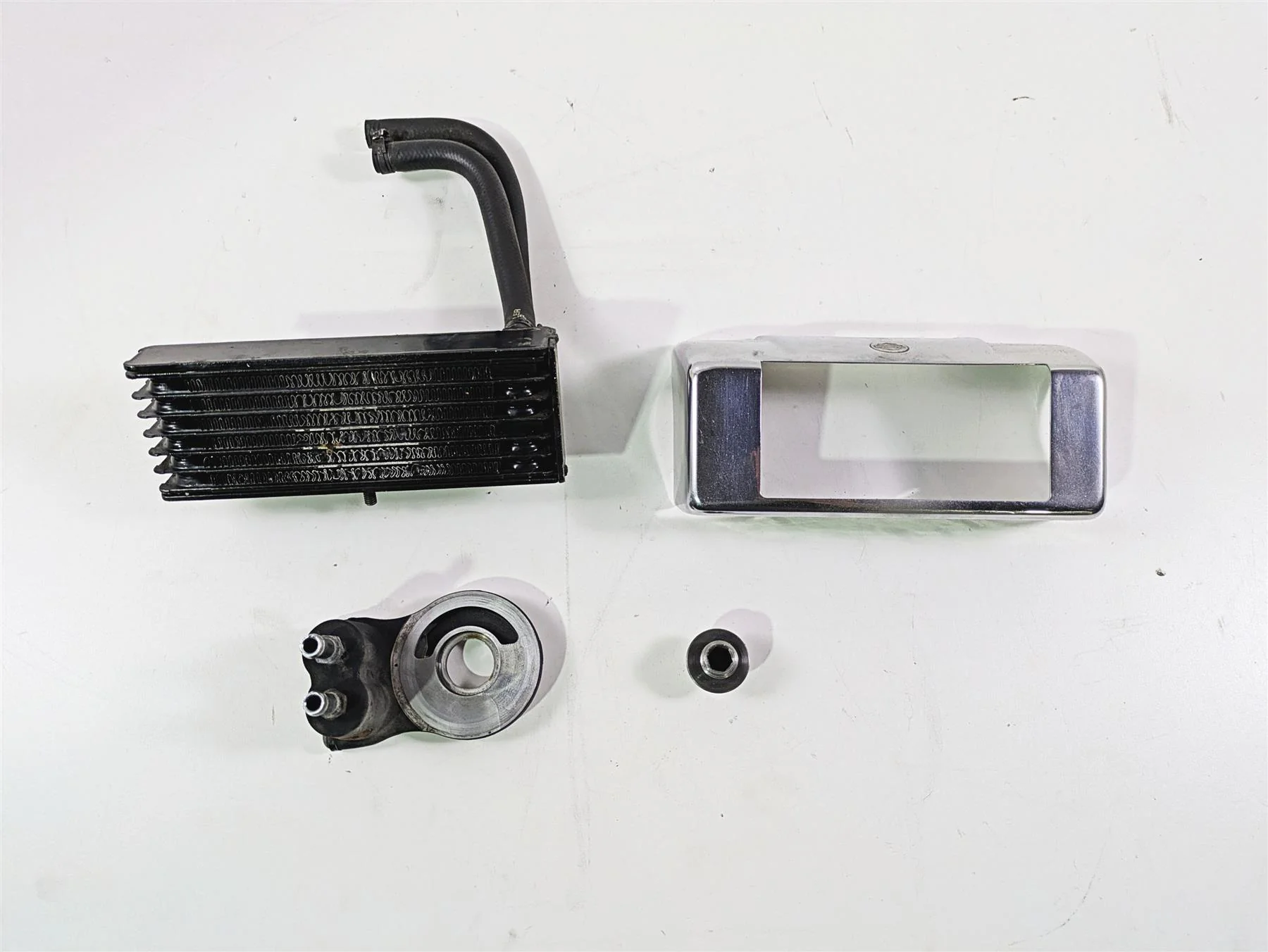 2007 Harley Touring FLHRSE CVO Road King Oil Cooler + Adapter & Cover 63068-07 - Image 4