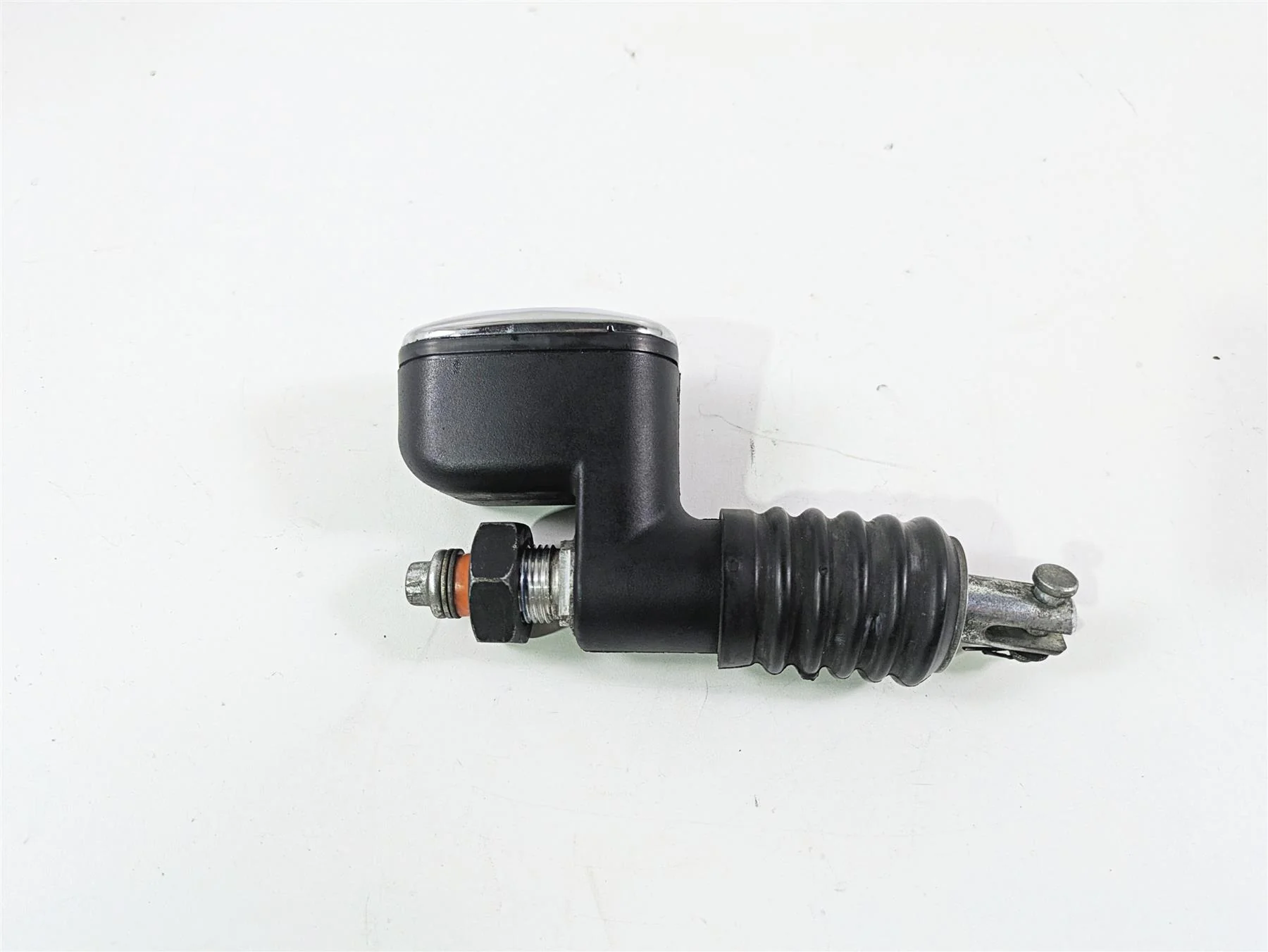 2007 Harley Touring FLHRSE CVO Road King Rear Brake Master Cylinder 46425-05A - Image 3