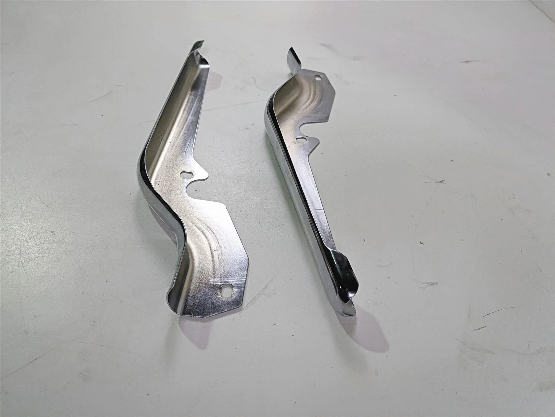2007 Harley Touring FLHRSE CVO Road King Rear Frame Chrome Struts 47558-07 - Image 11