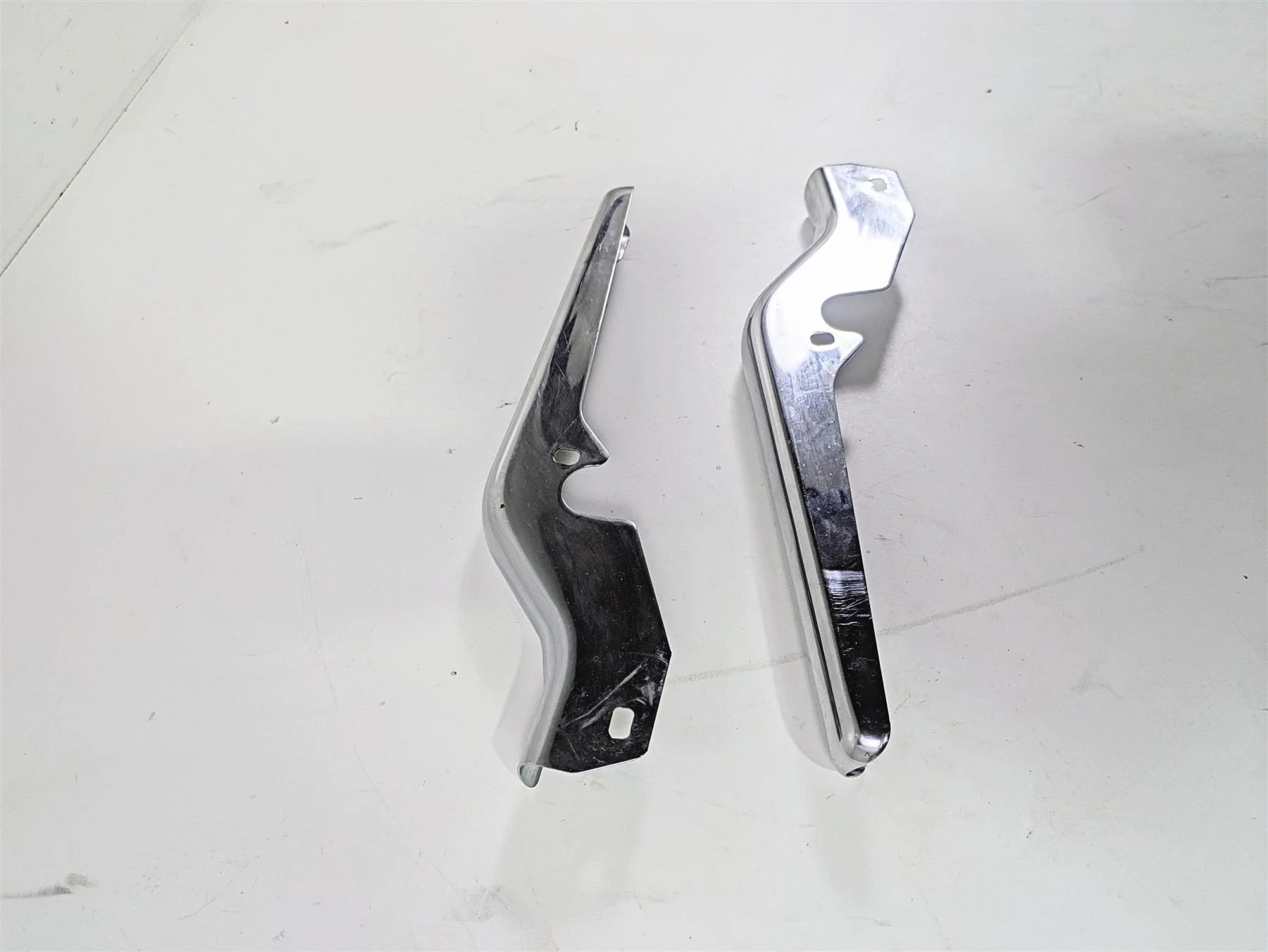 2007 Harley Touring FLHRSE CVO Road King Rear Frame Chrome Struts 47558-07 - Image 3
