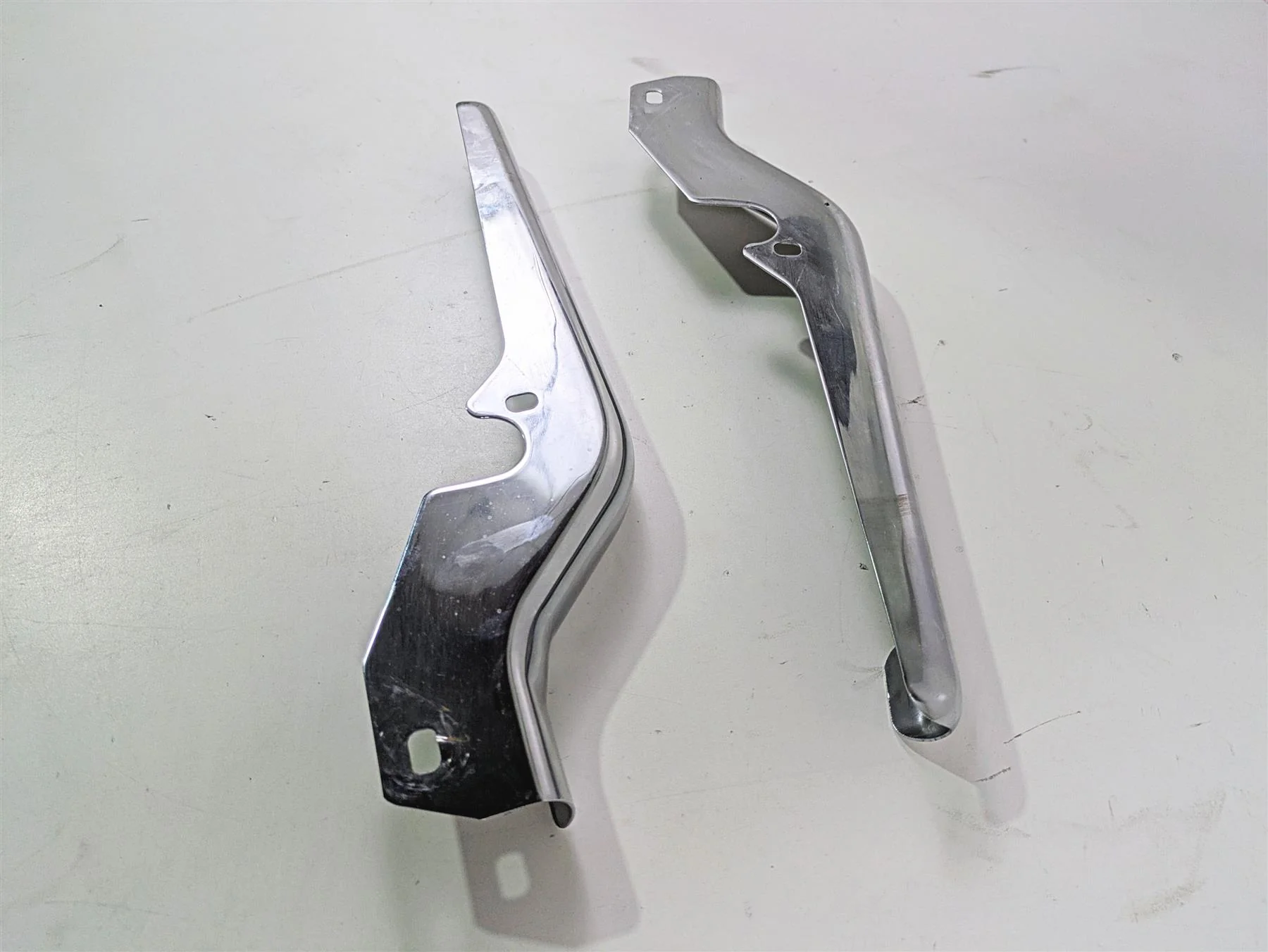 2007 Harley Touring FLHRSE CVO Road King Rear Frame Chrome Struts 47558-07 - Image 4