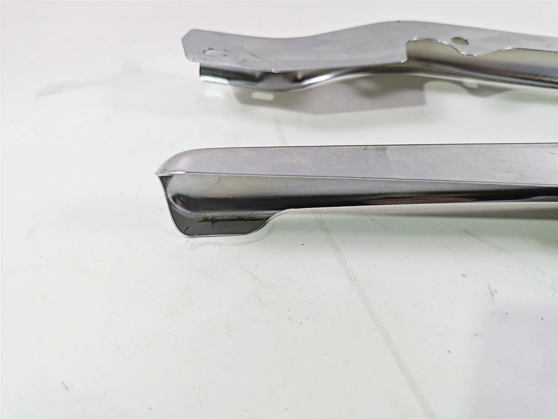 2007 Harley Touring FLHRSE CVO Road King Rear Frame Chrome Struts 47558-07 - Image 7