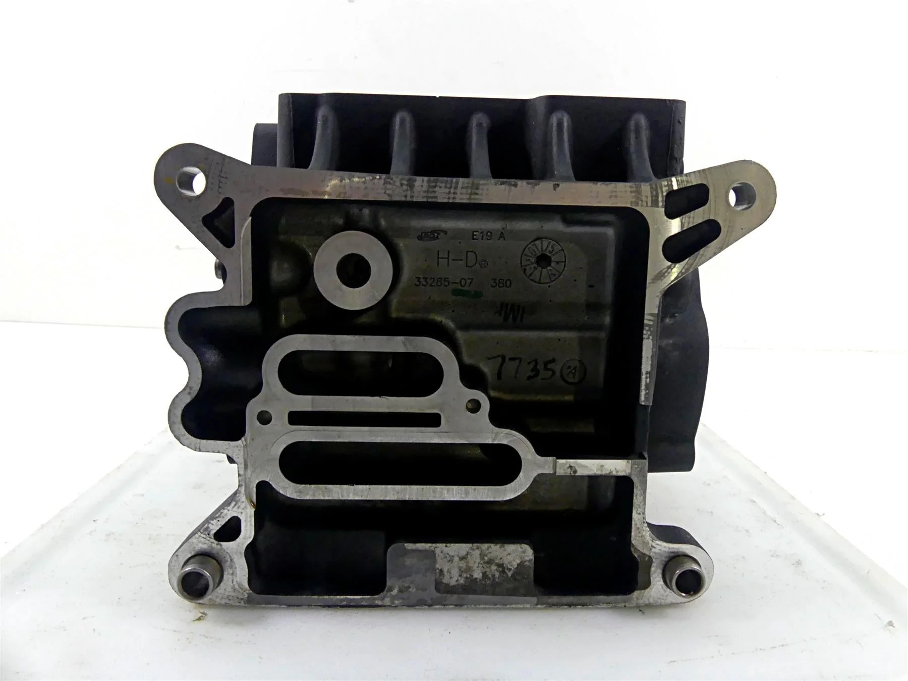 2007 Harley Touring FLHRSE CVO Road King Transmission 6 sp Housing Case 33162-07 - Image 11