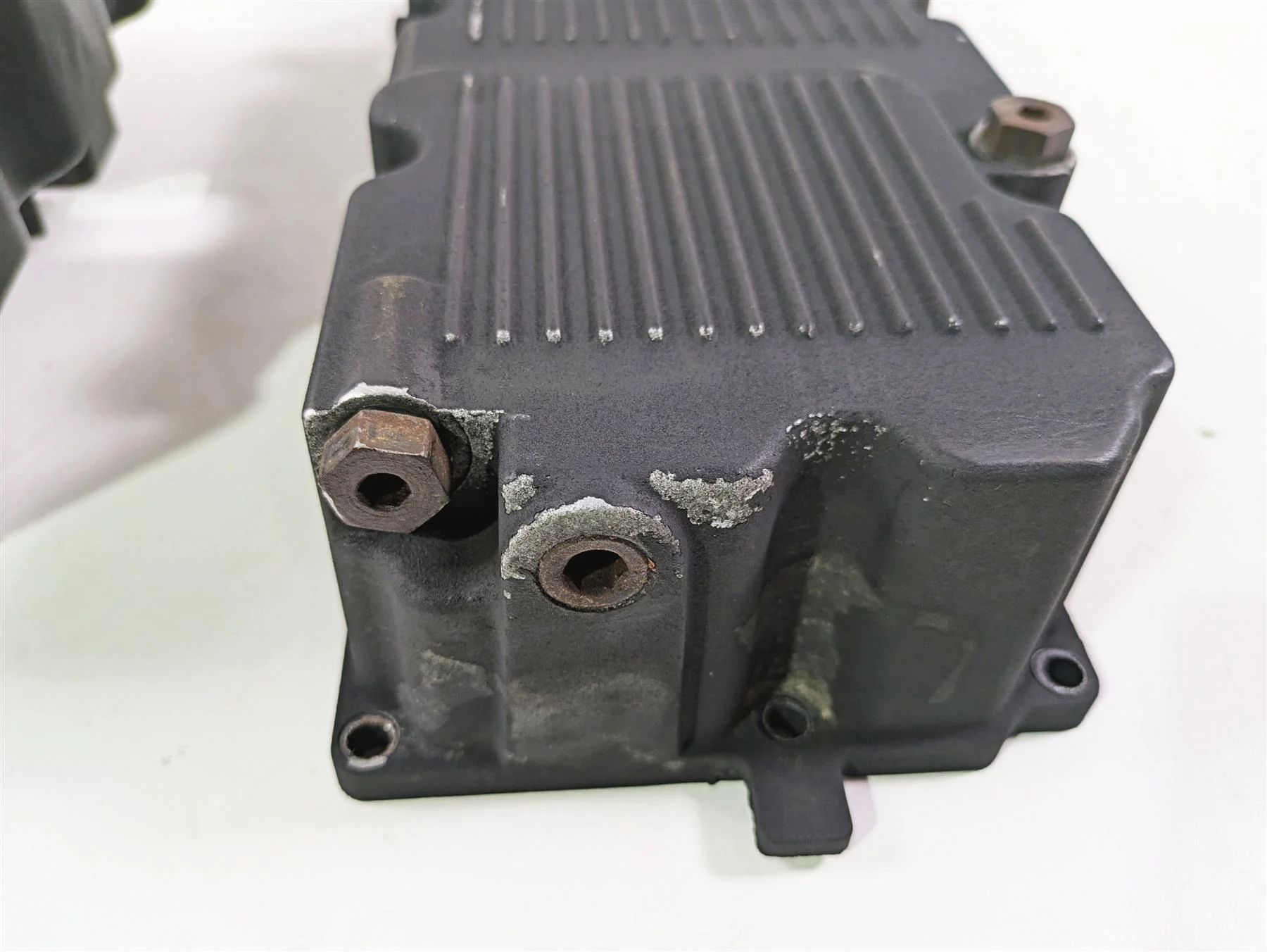 2007 Harley Touring FLHRSE CVO Road King Transmission Oil Pan 62489-99A 62711-99 - Image 5